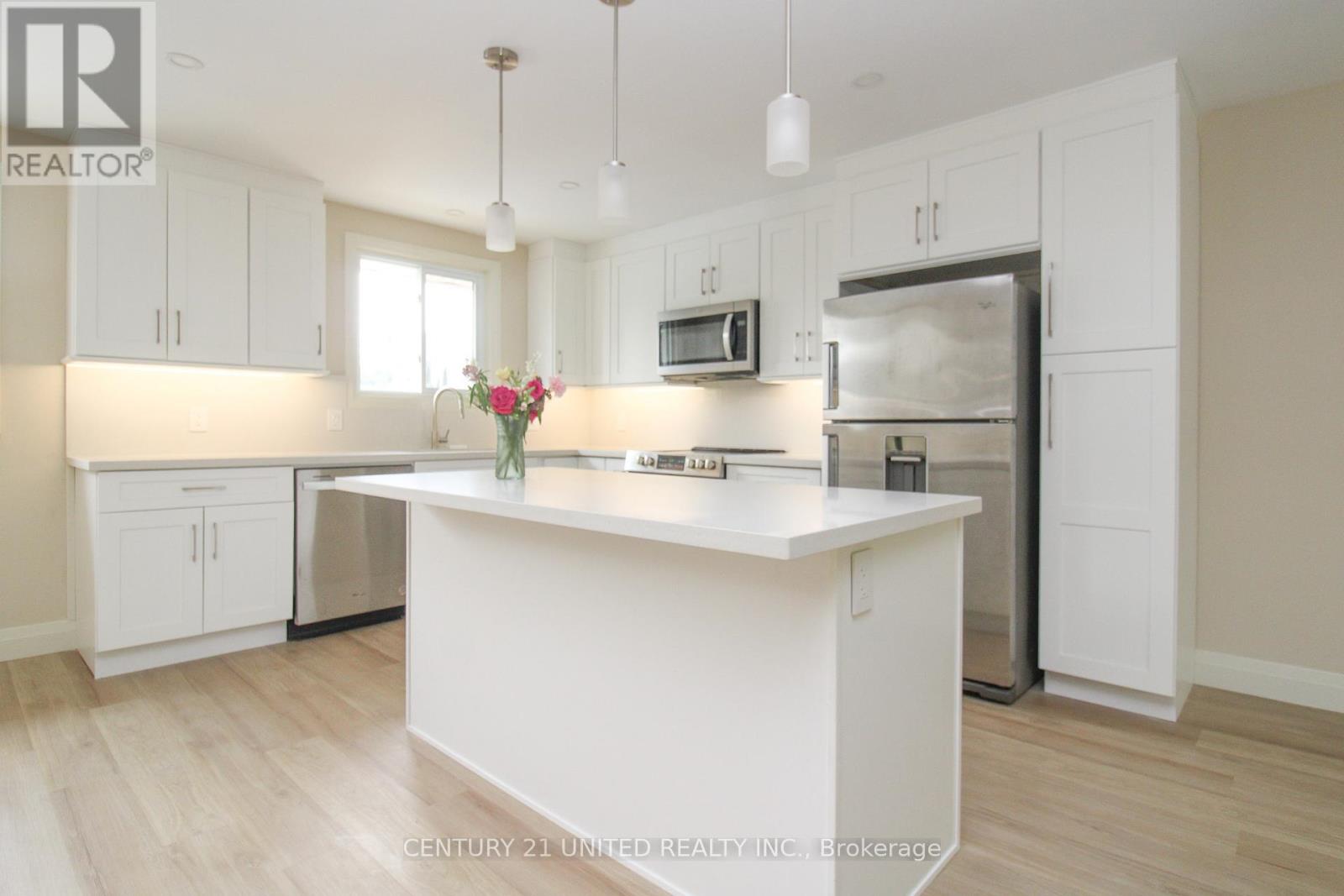 594 Saugeen Crescent, Peterborough South (East), Ontario  K9J 1K1 - Photo 9 - X12285021