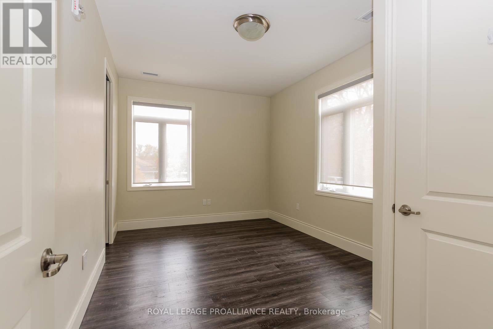 102 - 863 Abbey Lane, Peterborough East (North), Ontario  K9H 0J3 - Photo 4 - X12285229