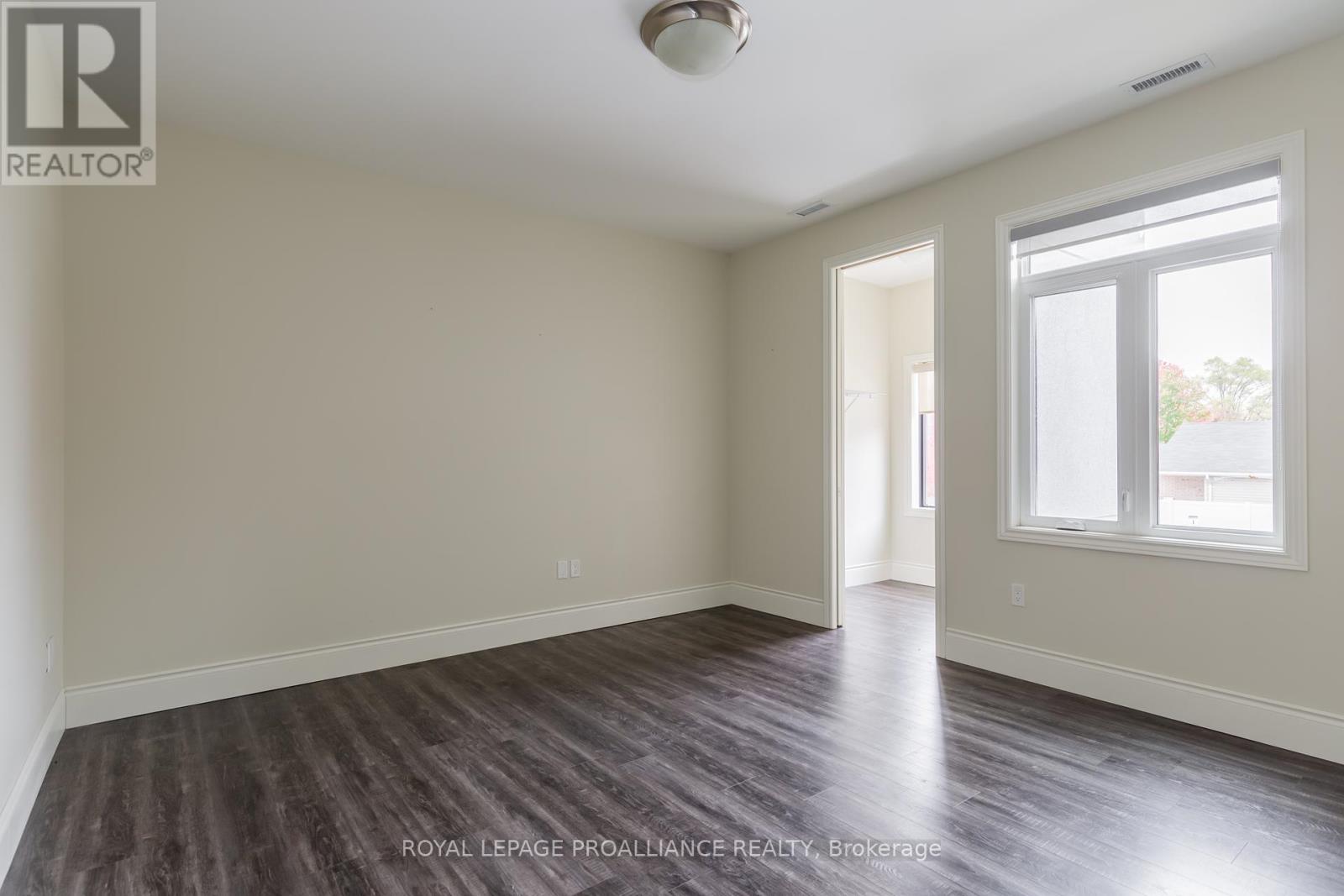102 - 863 Abbey Lane, Peterborough East (North), Ontario  K9H 0J3 - Photo 5 - X12285229