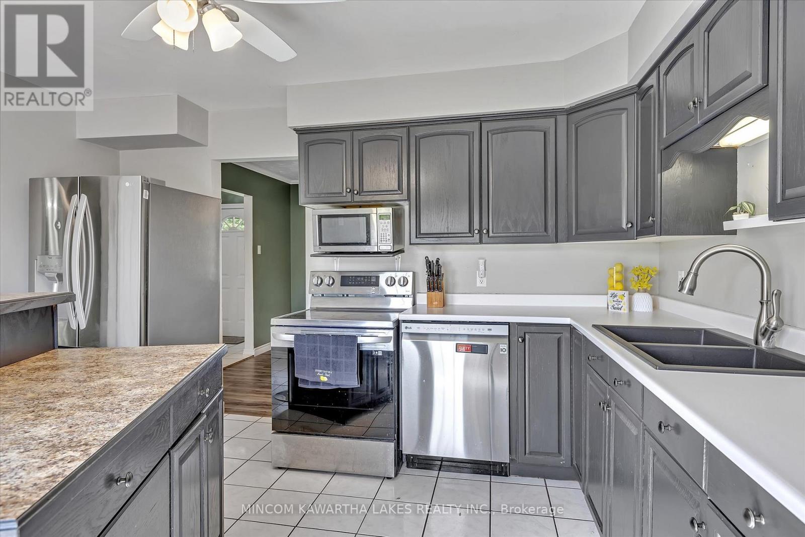 1405 Hiawatha Line, Otonabee-South Monaghan, Ontario  K9J 6X8 - Photo 11 - X12285387