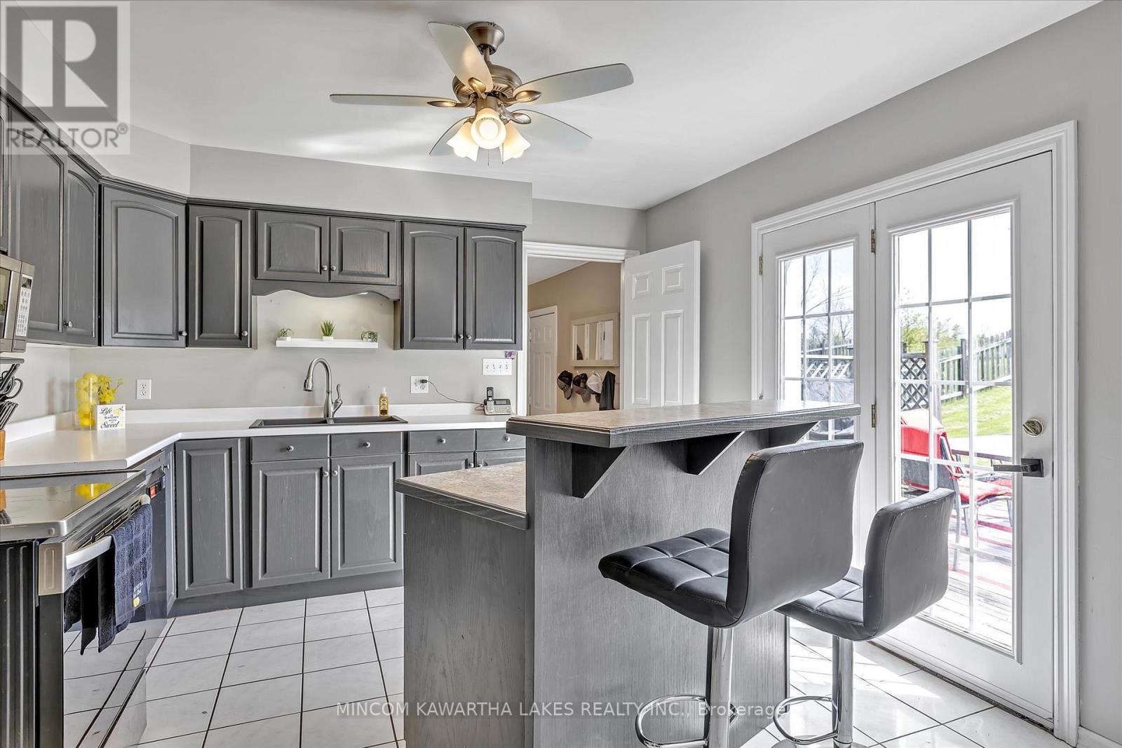 1405 Hiawatha Line, Otonabee-South Monaghan, Ontario  K9J 6X8 - Photo 9 - X12285387