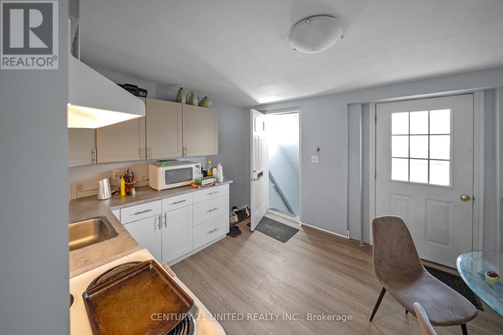 283 George Street N, Peterborough Central (North), Ontario  K9J 3H3 - Photo 11 - X12285836