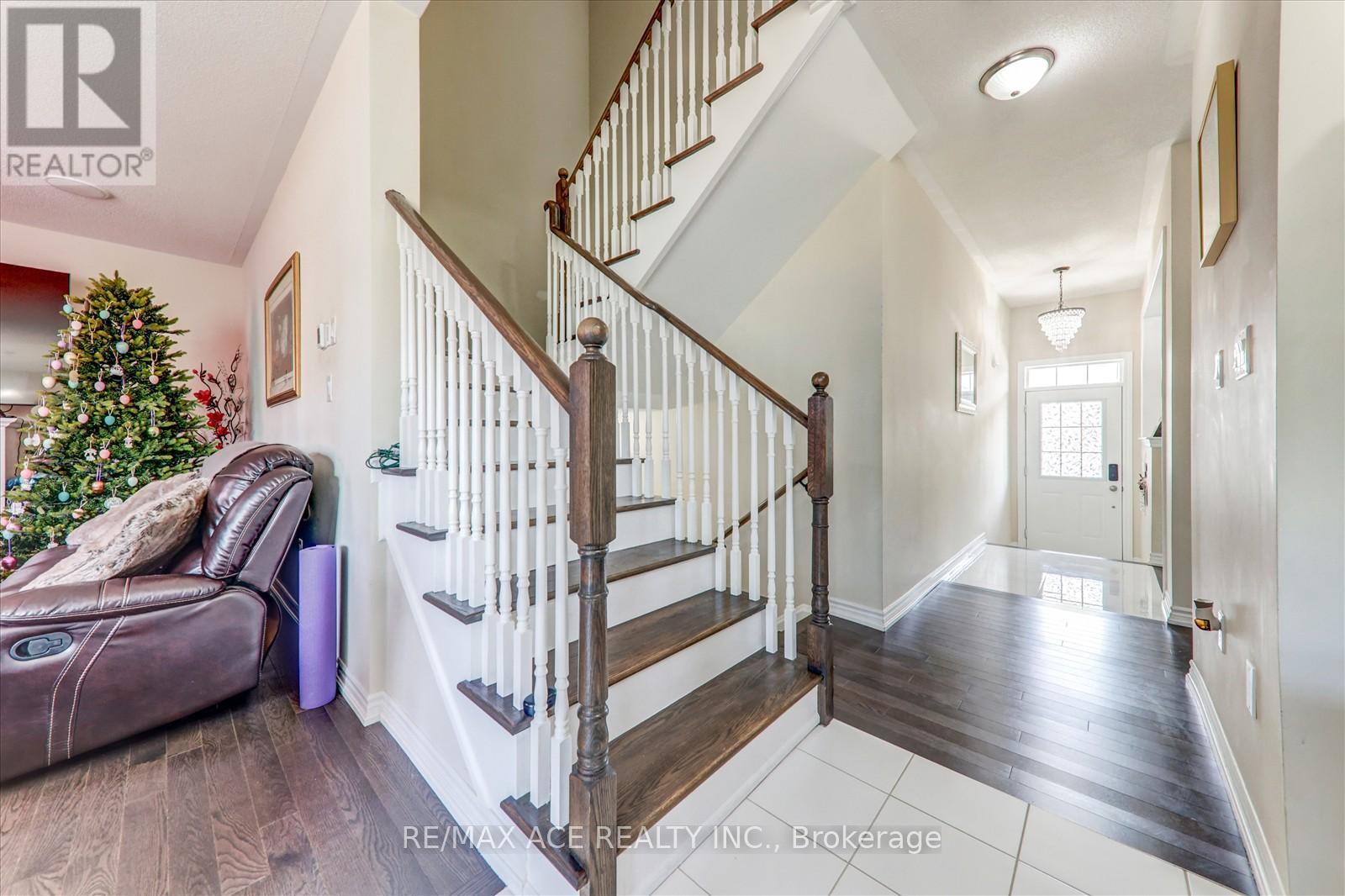 153 Highlands Boulevard, Cavan Monaghan (Millbrook Village), Ontario  L0A 1G0 - Photo 10 - X12285804
