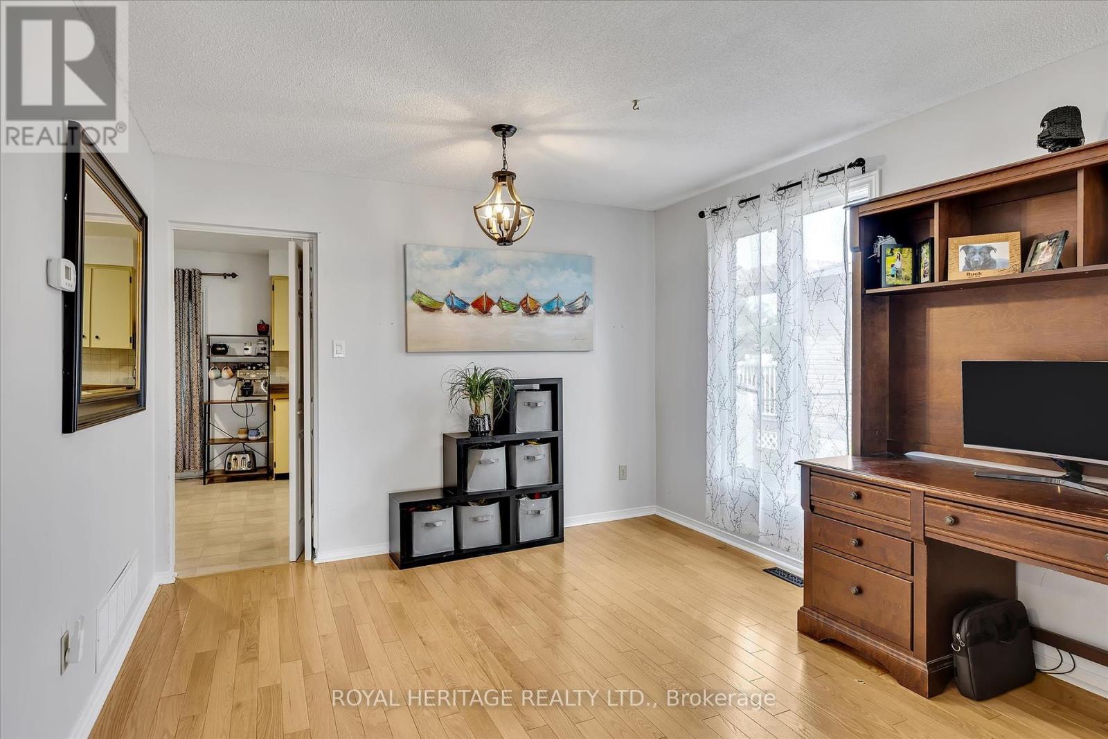 150 Sanderling Crescent, Kawartha Lakes (Lindsay), Ontario  K9V 5L4 - Photo 10 - X12286136