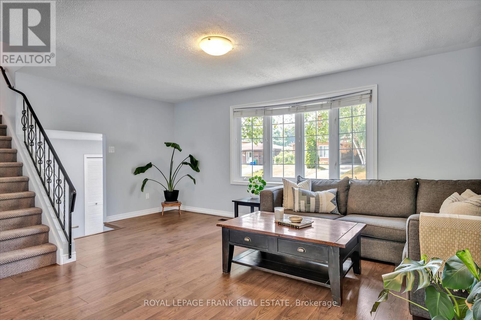 1296 Cartier Boulevard, Peterborough (Northcrest), Ontario  K9H 6S1 - Photo 8 - X12286254