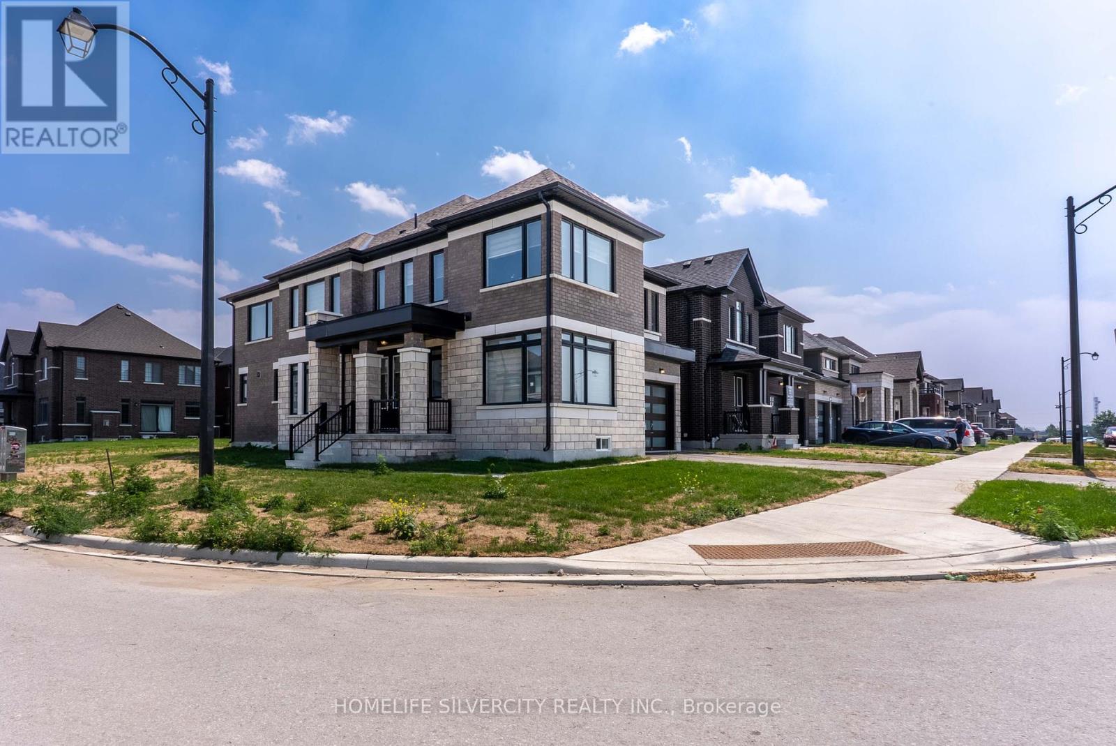 34 Mckay Avenue, Kawartha Lakes (Lindsay), Ontario  K9V 0R2 - Photo 4 - X12286067