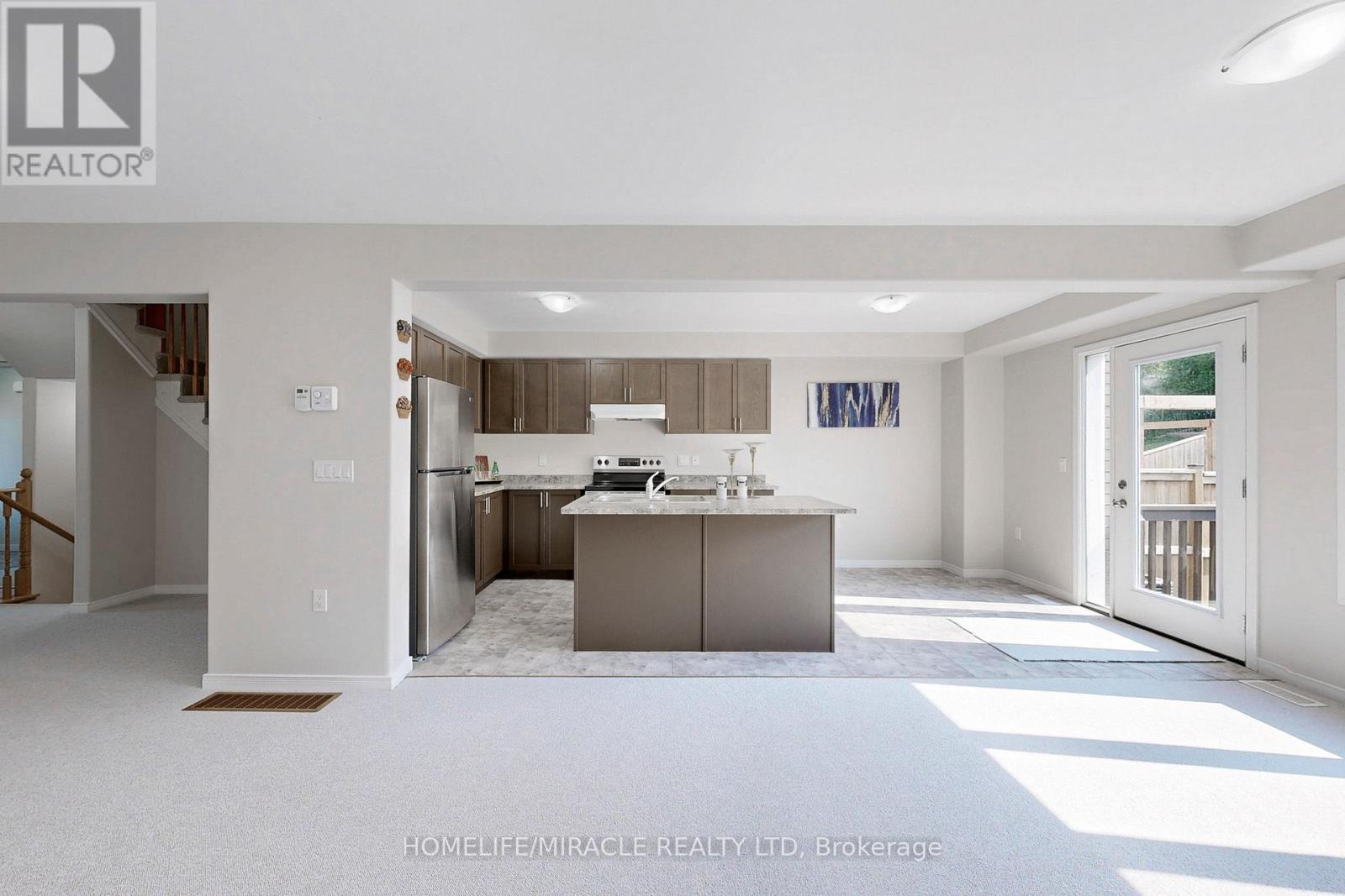 1611 Hetherington Drive, Peterborough North (University Heights), Ontario  K9L 0G6 - Photo 8 - X12286202
