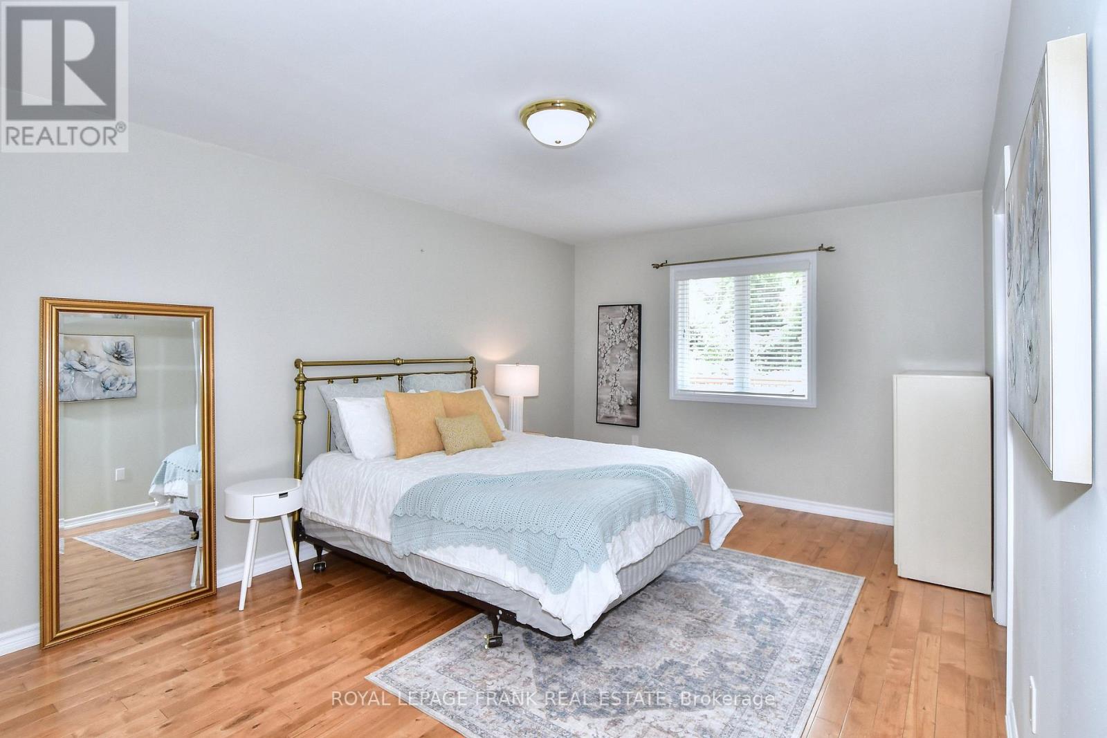 7 Village Crescent, Peterborough West (South), Ontario  K9J 8S7 - Photo 11 - X12286345
