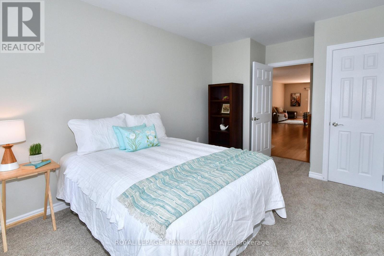7 Village Crescent, Peterborough West (South), Ontario  K9J 8S7 - Photo 16 - X12286345