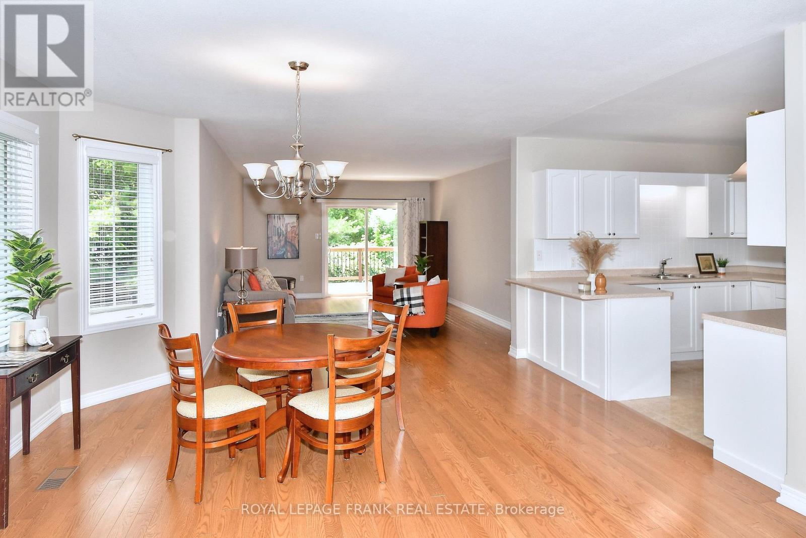 7 Village Crescent, Peterborough West (South), Ontario  K9J 8S7 - Photo 3 - X12286345