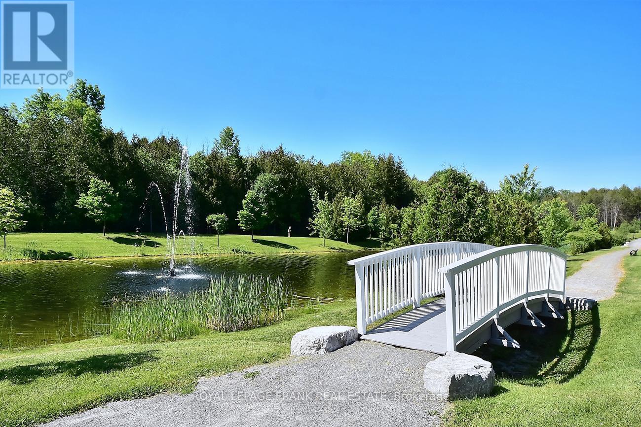 7 Village Crescent, Peterborough West (South), Ontario  K9J 8S7 - Photo 36 - X12286345