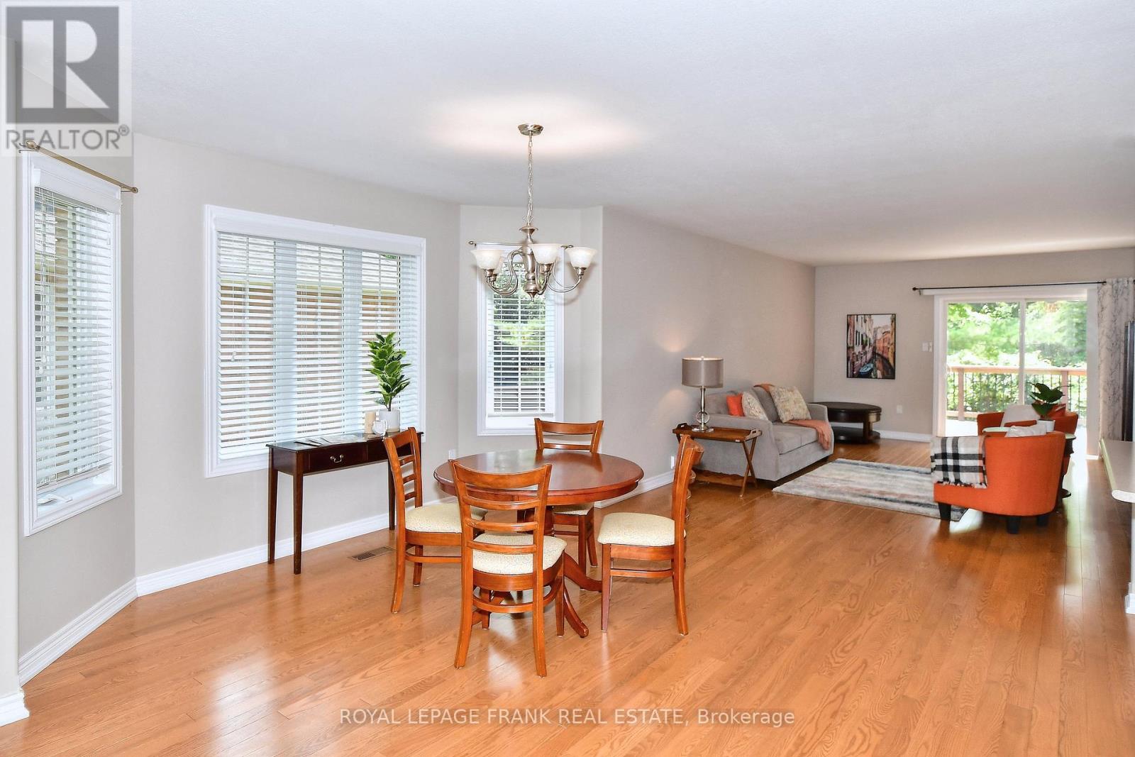 7 Village Crescent, Peterborough West (South), Ontario  K9J 8S7 - Photo 4 - X12286345
