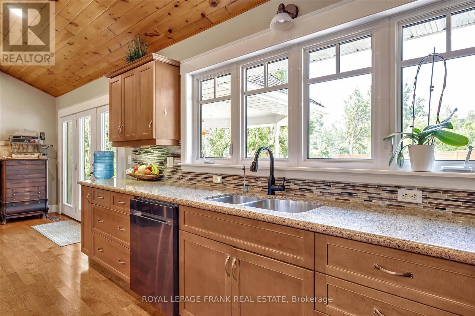 1898 Lakehurst Road, Trent Lakes, Ontario  K0L 1J0 - Photo 11 - X12286449