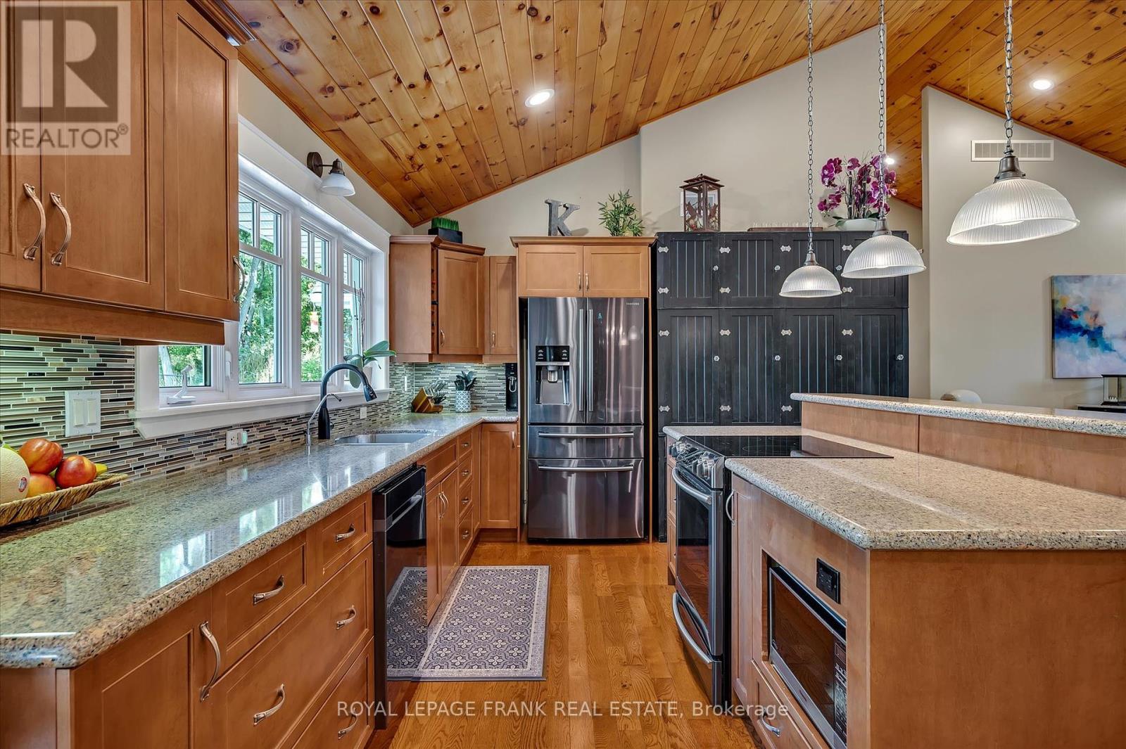 1898 Lakehurst Road, Trent Lakes, Ontario  K0L 1J0 - Photo 9 - X12286449
