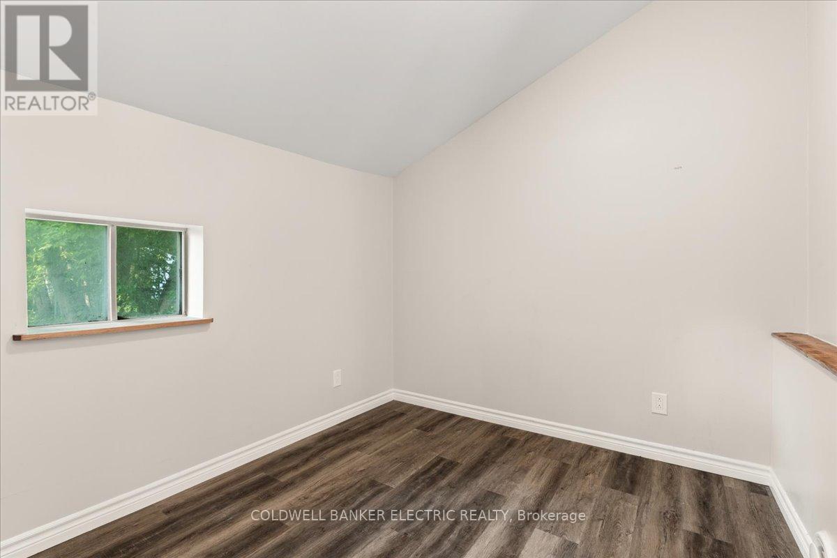 544 Chamberlain Street, Peterborough Central (South), Ontario  K9J 4L5 - Photo 18 - X12286755
