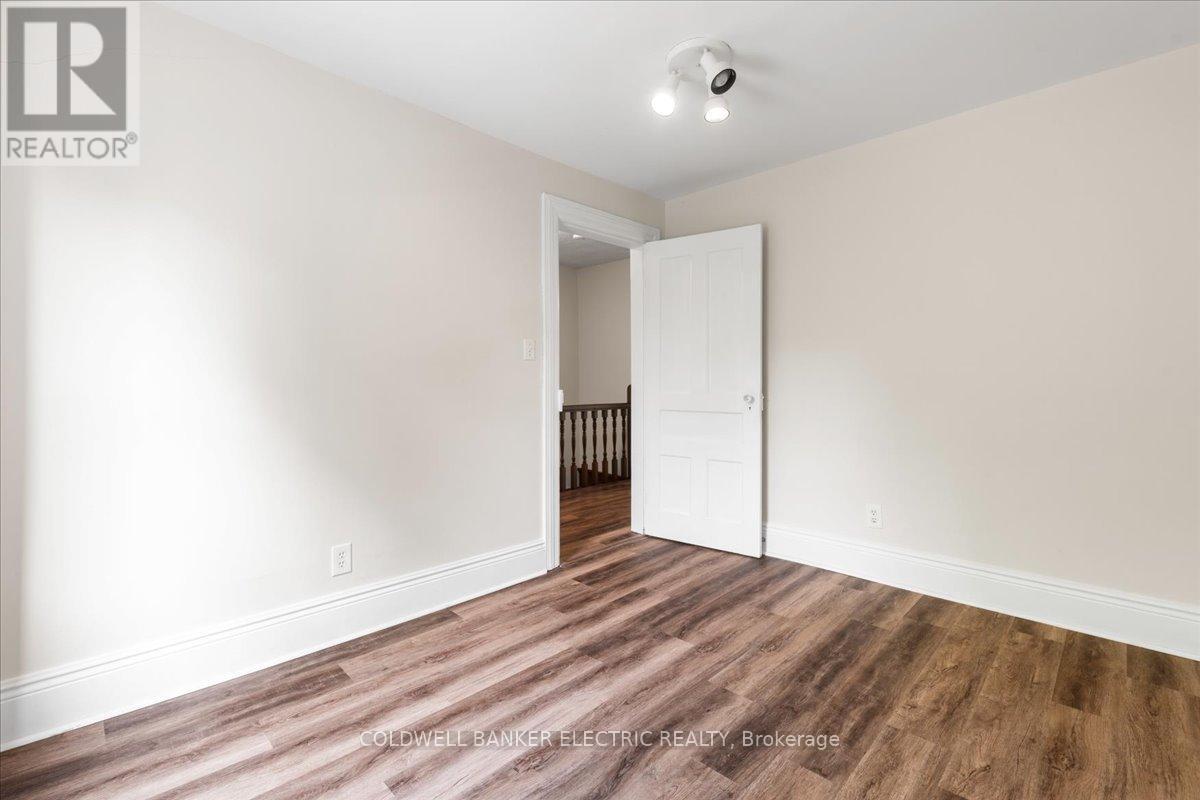 544 Chamberlain Street, Peterborough Central (South), Ontario  K9J 4L5 - Photo 31 - X12286755