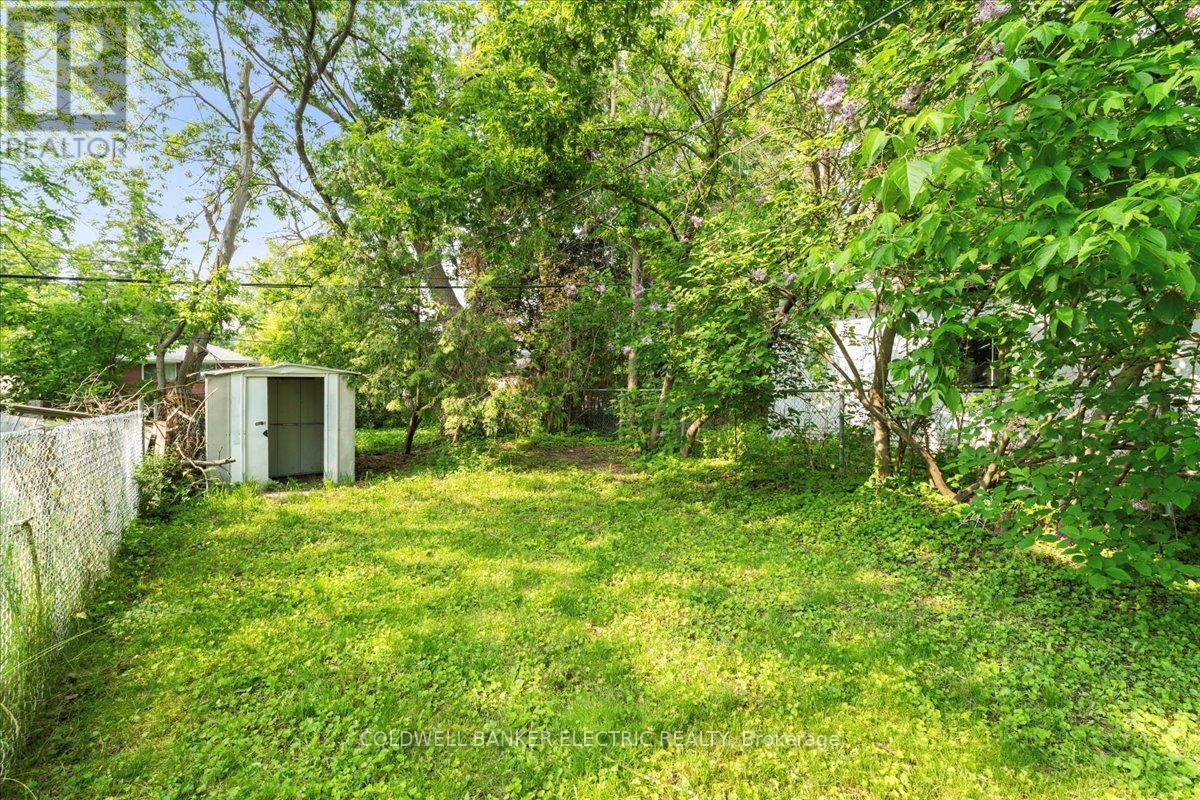 544 Chamberlain Street, Peterborough Central (South), Ontario  K9J 4L5 - Photo 39 - X12286755