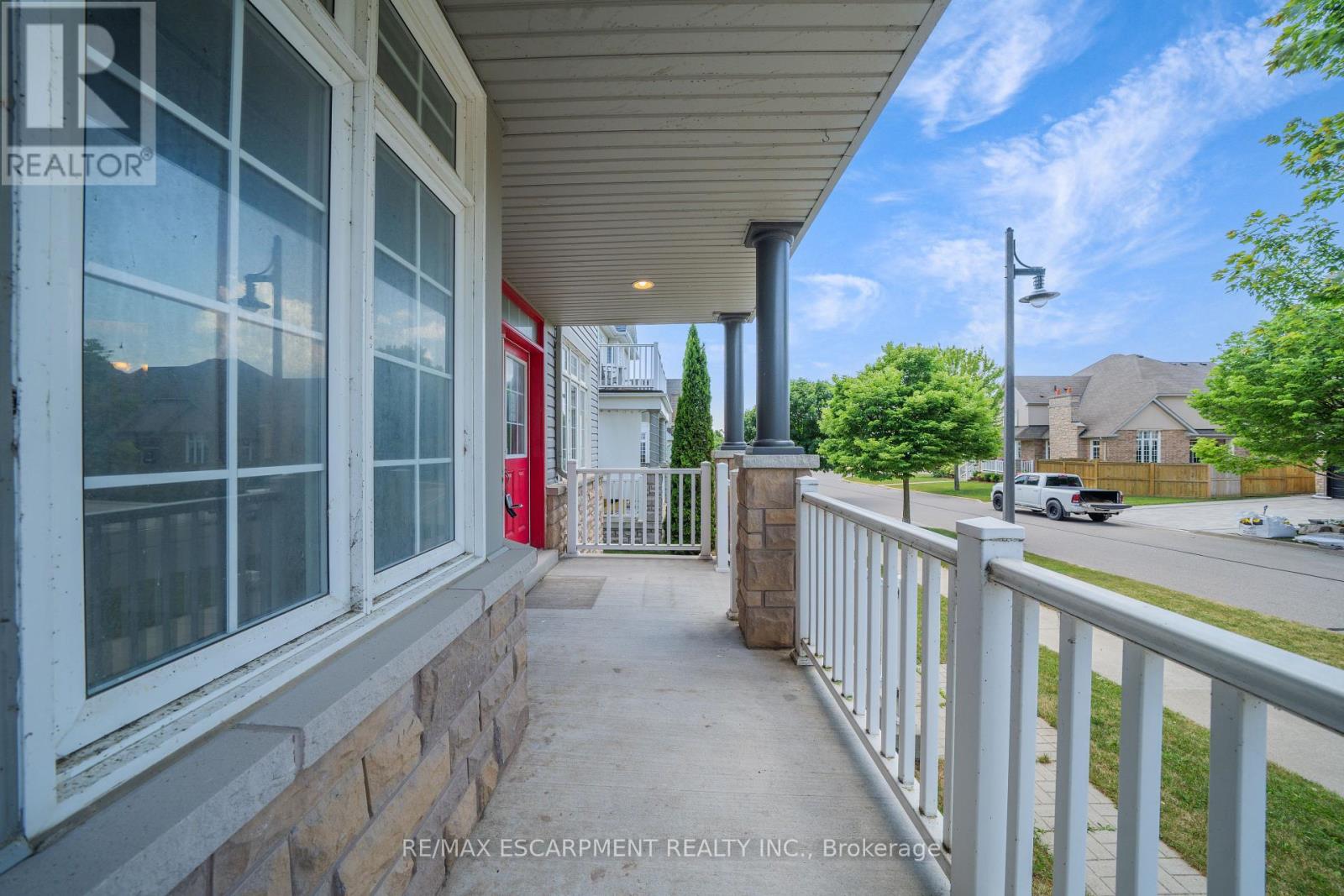11 Belsey Lane, Clarington (Newcastle), Ontario  L1B 0B3 - Photo 2 - E12287012