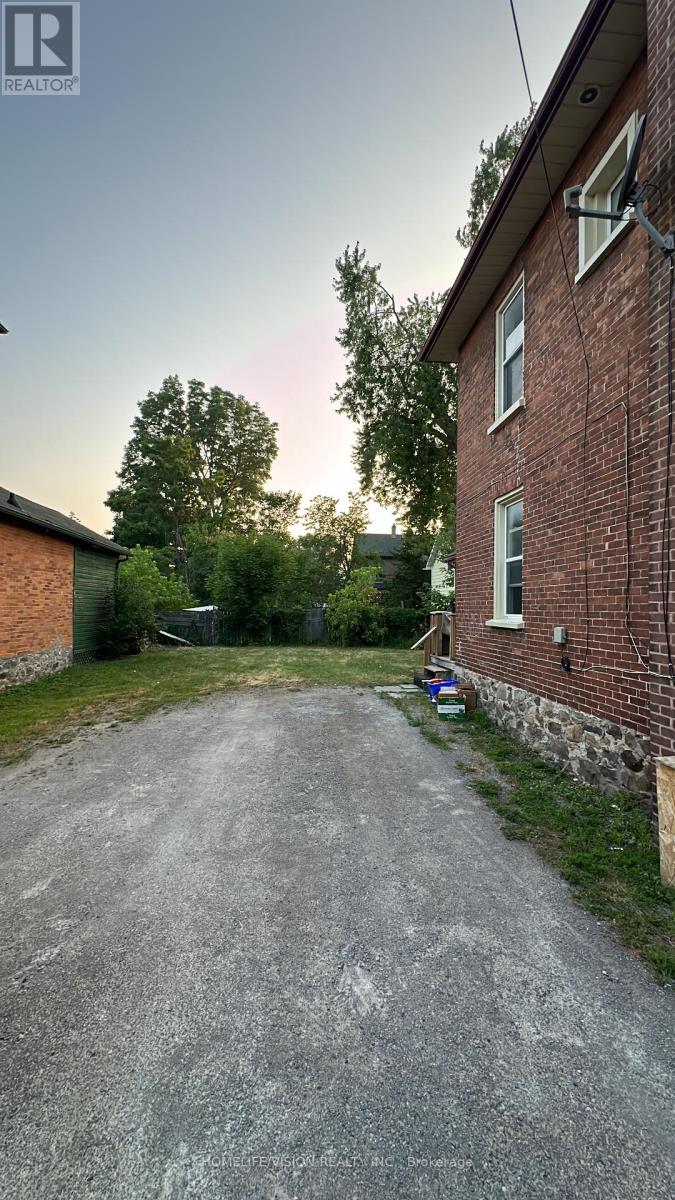 Upper - 157 Rutherford Avenue, Peterborough Central (South), Ontario  K9J 5C8 - Photo 15 - X12287398