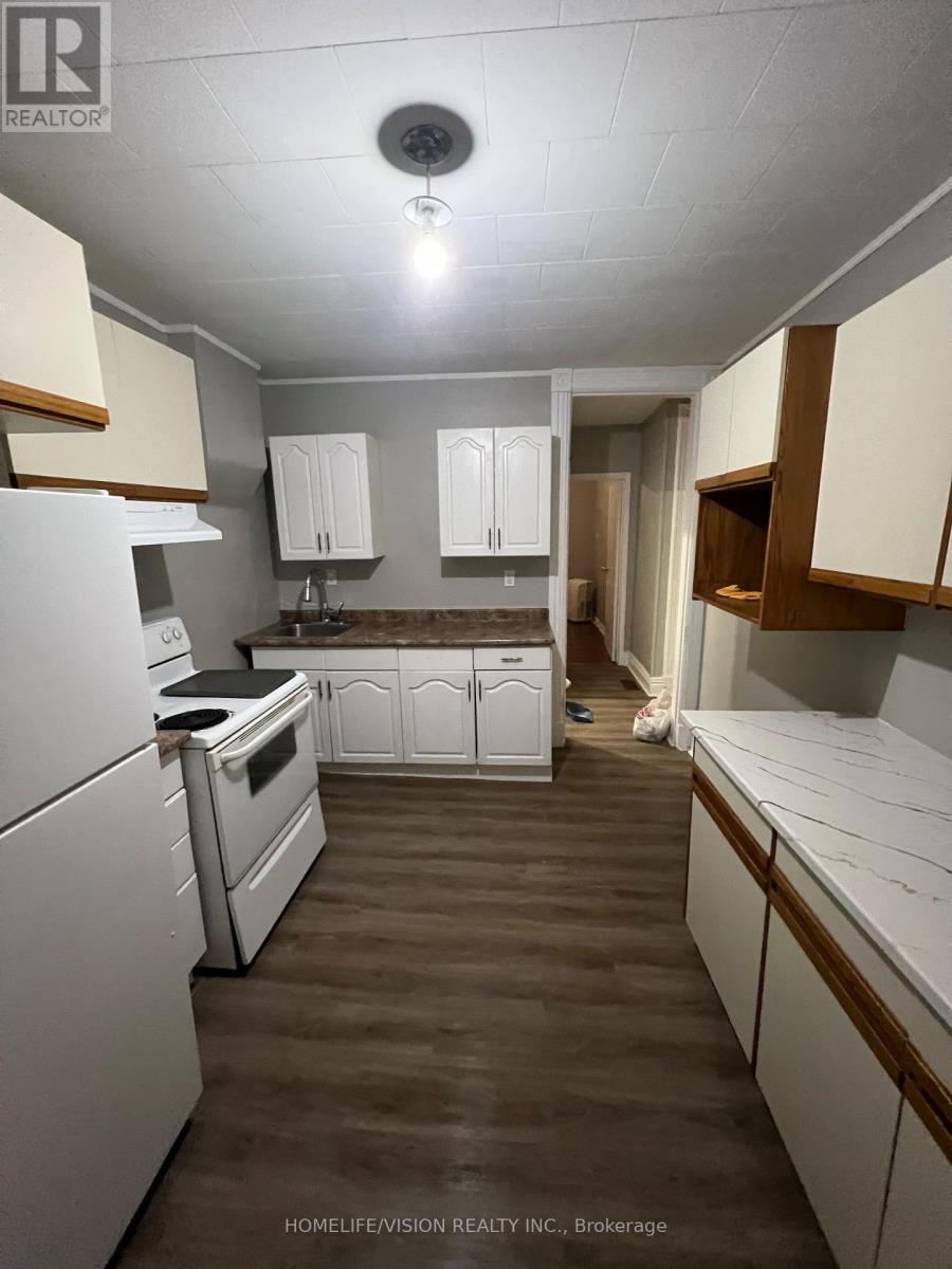 Upper - 157 Rutherford Avenue, Peterborough Central (South), Ontario  K9J 5C8 - Photo 3 - X12287398