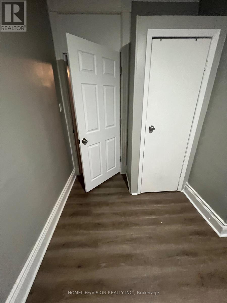 Upper - 157 Rutherford Avenue, Peterborough Central (South), Ontario  K9J 5C8 - Photo 9 - X12287398