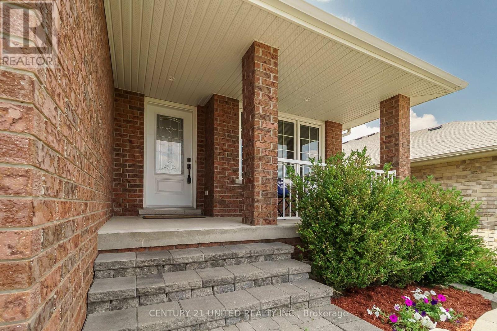 441 Bianco Crescent, Peterborough West (North), Ontario  K9K 0A3 - Photo 3 - X12287892