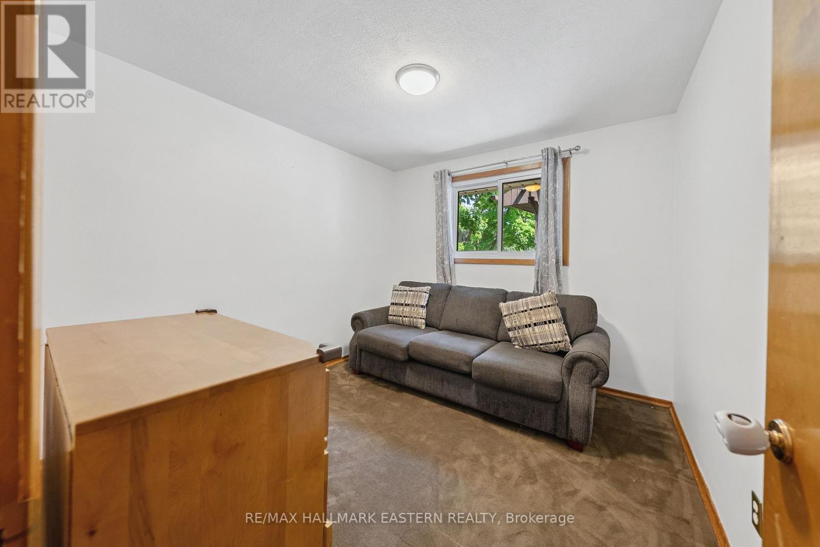 604 Garside Drive, Peterborough East (North), Ontario  K9H 7C7 - Photo 11 - X12288171
