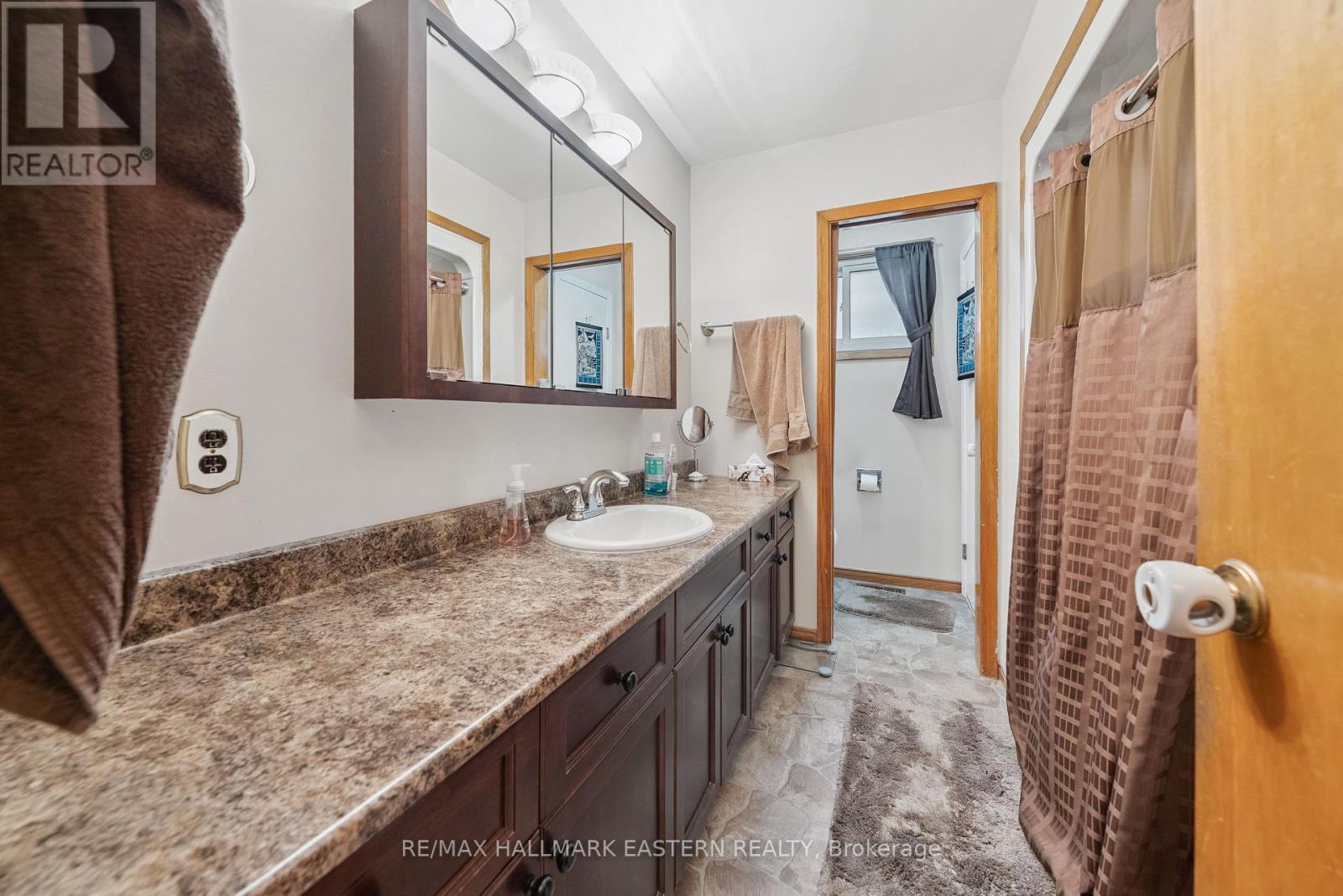 604 Garside Drive, Peterborough East (North), Ontario  K9H 7C7 - Photo 13 - X12288171