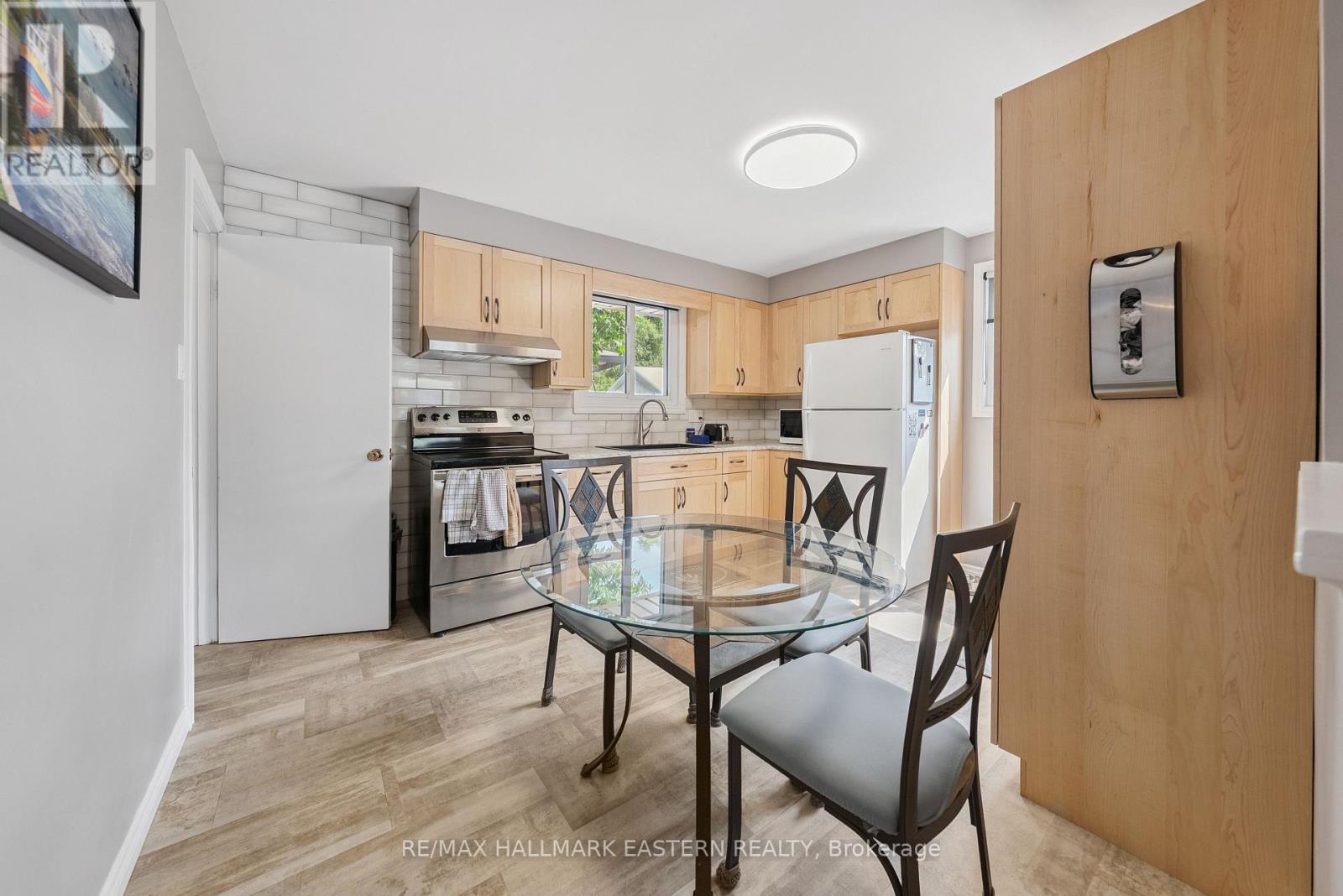 604 Garside Drive, Peterborough East (North), Ontario  K9H 7C7 - Photo 5 - X12288171