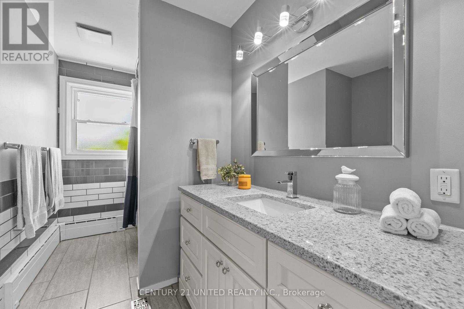 1056 Glebemount Crescent, Peterborough North (Central), Ontario  K9H 6M3 - Photo 13 - X12288203