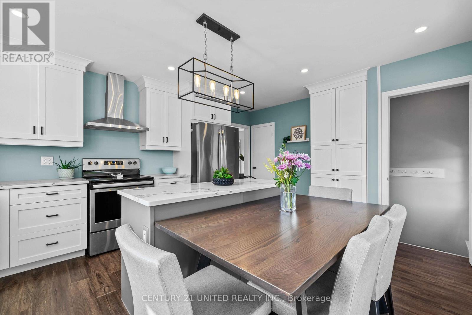 1056 Glebemount Crescent, Peterborough North (Central), Ontario  K9H 6M3 - Photo 7 - X12288203