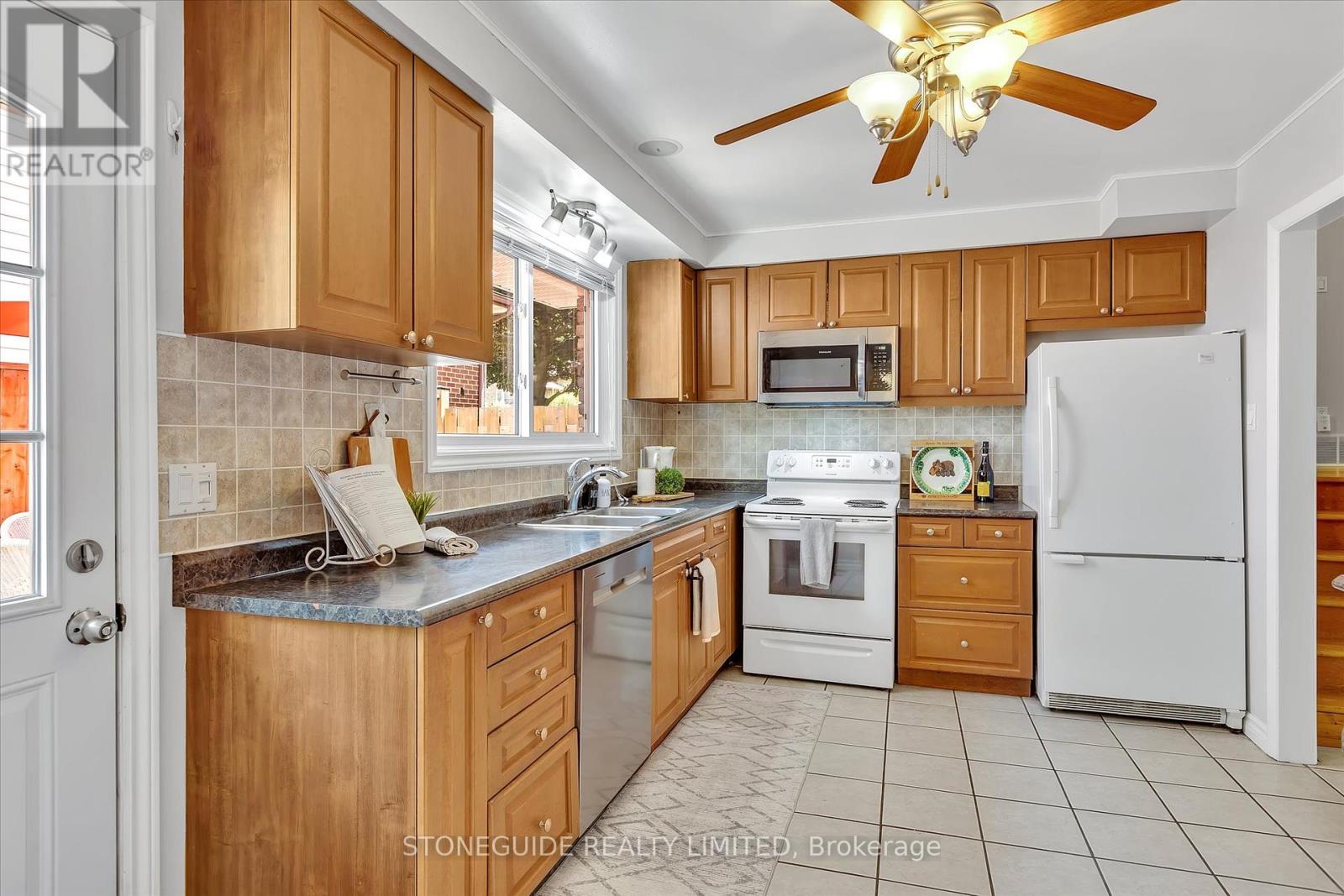 976 Sydenham Road, Peterborough South (East), Ontario  K9J 1K6 - Photo 12 - X12288434