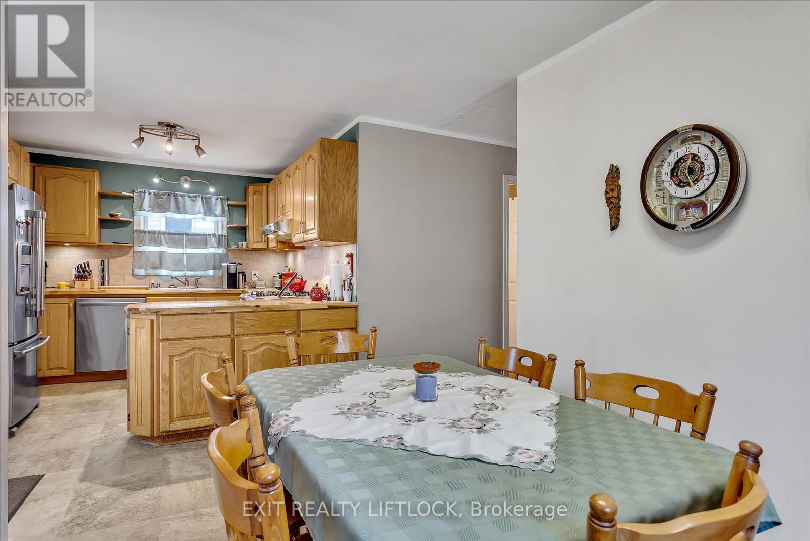 448 Howden Street, Peterborough (Otonabee Ward 1), Ontario  K9J 4B3 - Photo 5 - X12289219