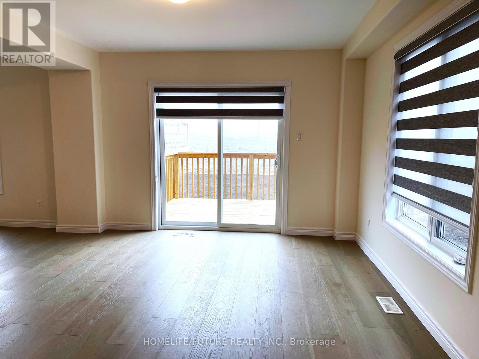 605 Lemay Grove, Peterborough North (North), Ontario  K9J 7P4 - Photo 4 - X12289286
