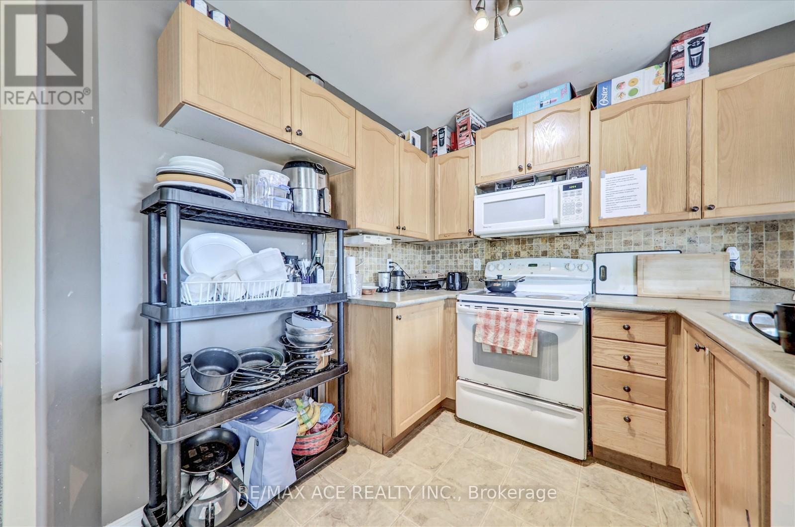 303 Spillsbury Drive, Peterborough West (South), Ontario  K9K 2S1 - Photo 15 - X12289846