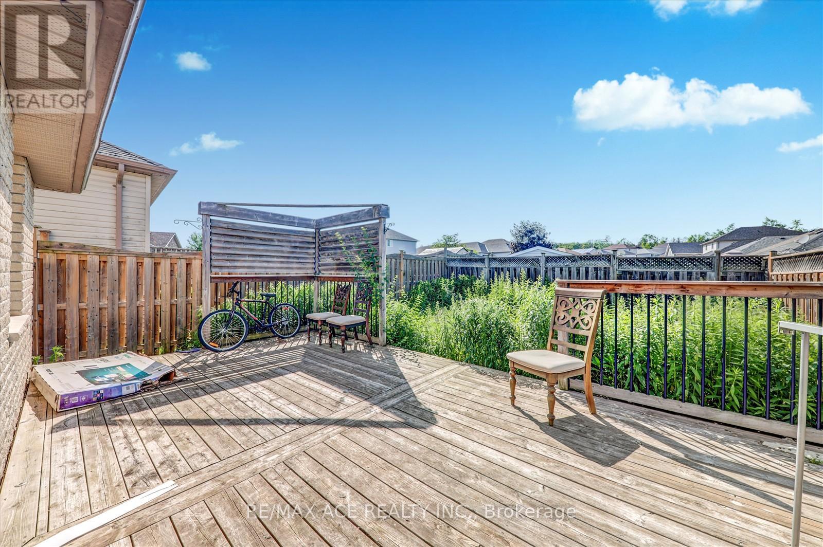 303 Spillsbury Drive, Peterborough West (South), Ontario  K9K 2S1 - Photo 19 - X12289846