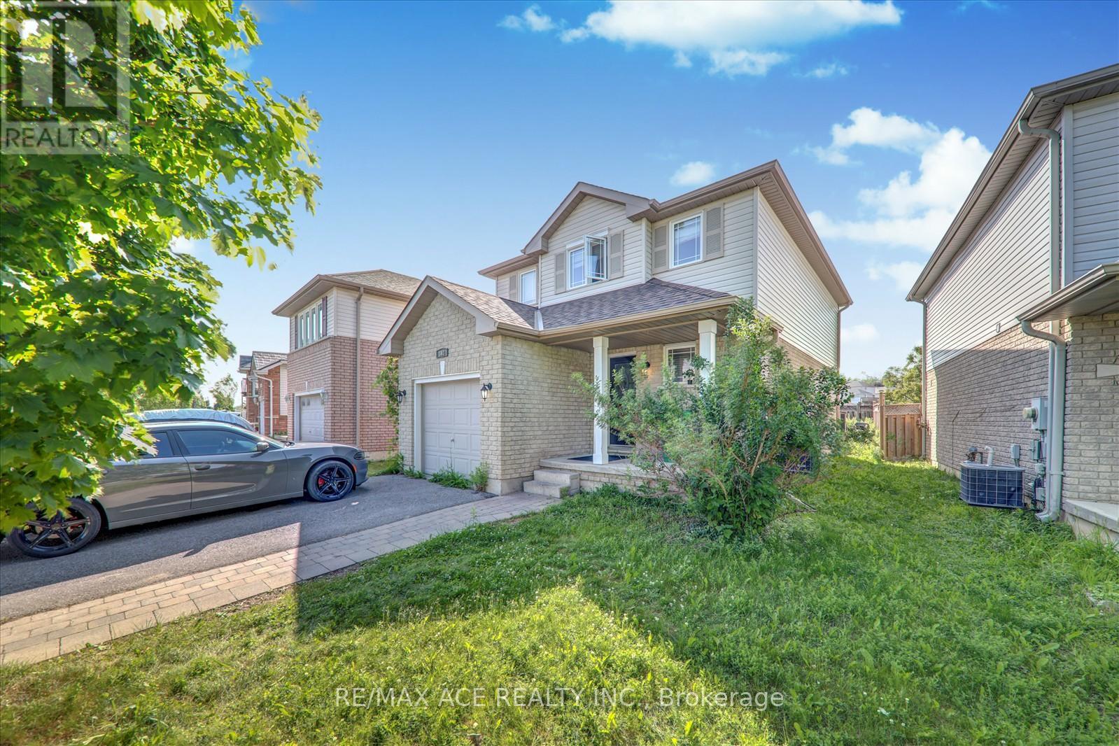303 Spillsbury Drive, Peterborough West (South), Ontario  K9K 2S1 - Photo 2 - X12289846