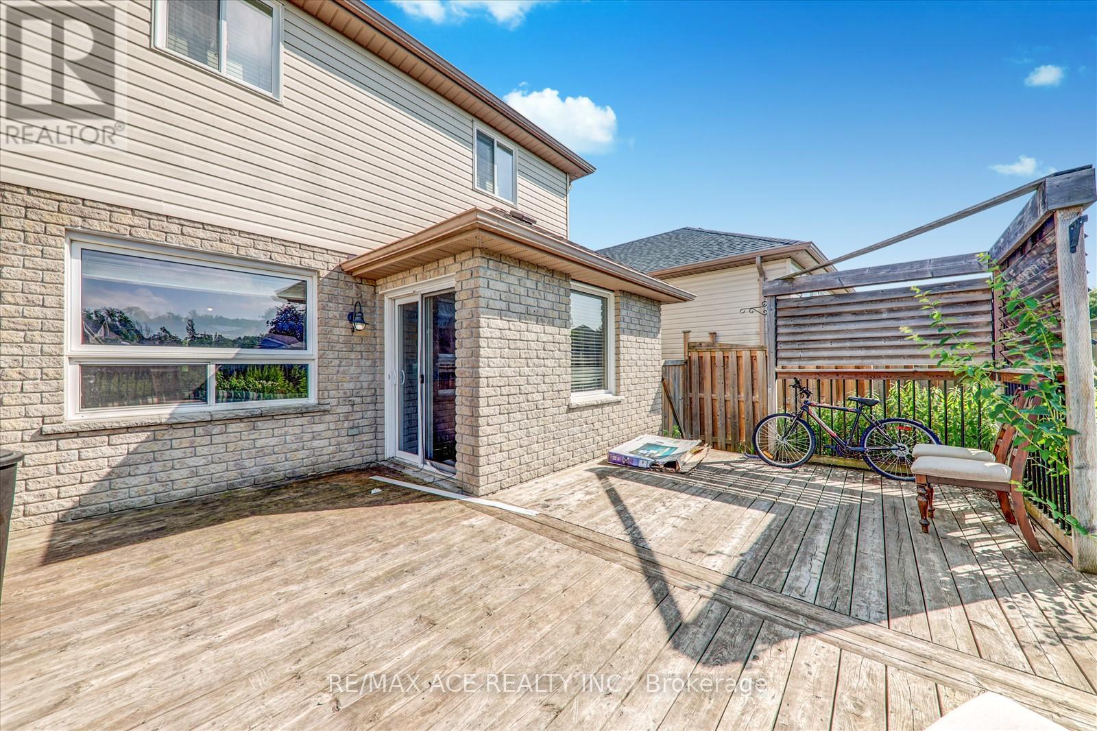303 Spillsbury Drive, Peterborough West (South), Ontario  K9K 2S1 - Photo 20 - X12289846