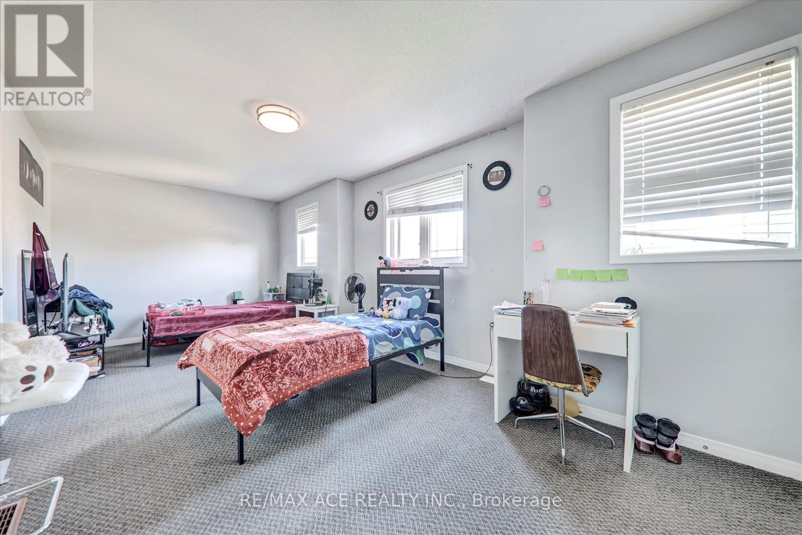 303 Spillsbury Drive, Peterborough West (South), Ontario  K9K 2S1 - Photo 31 - X12289846