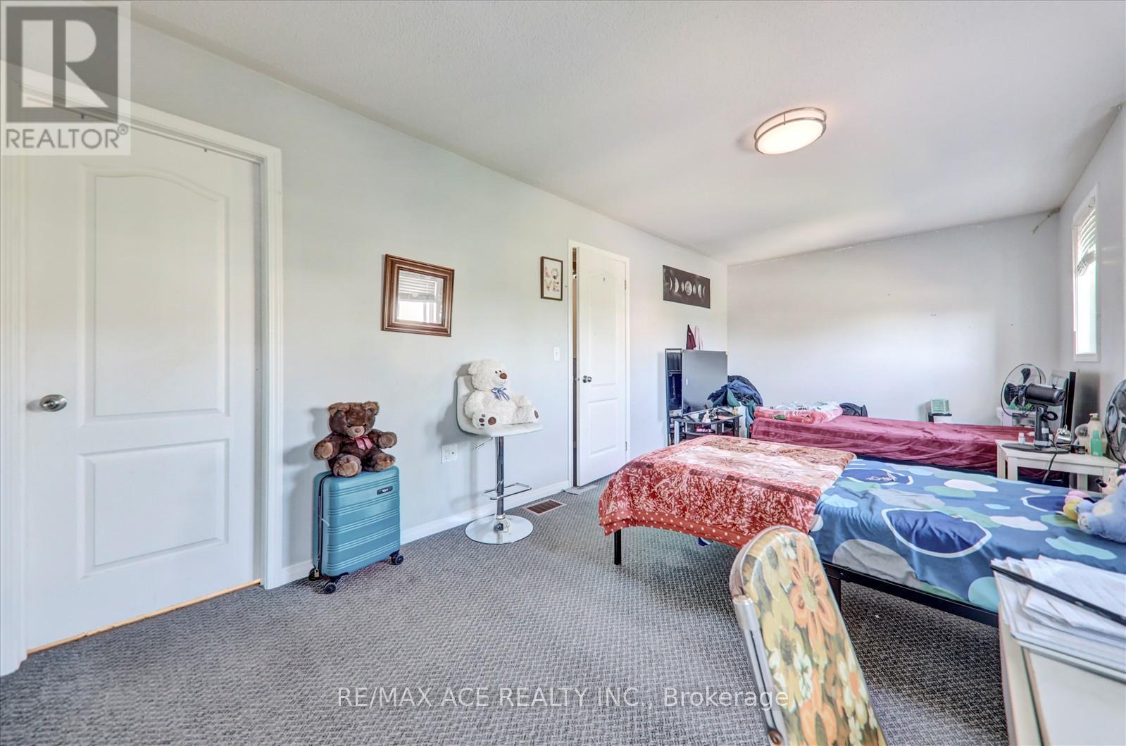 303 Spillsbury Drive, Peterborough West (South), Ontario  K9K 2S1 - Photo 32 - X12289846