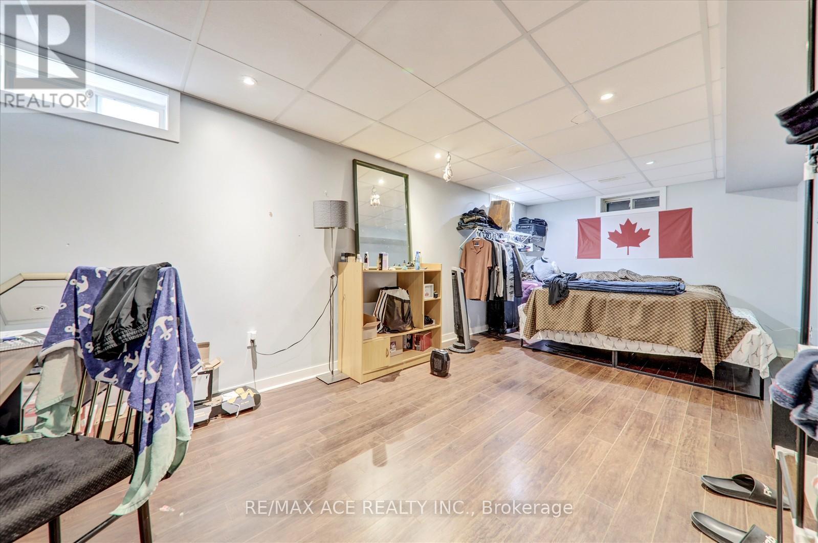303 Spillsbury Drive, Peterborough West (South), Ontario  K9K 2S1 - Photo 37 - X12289846
