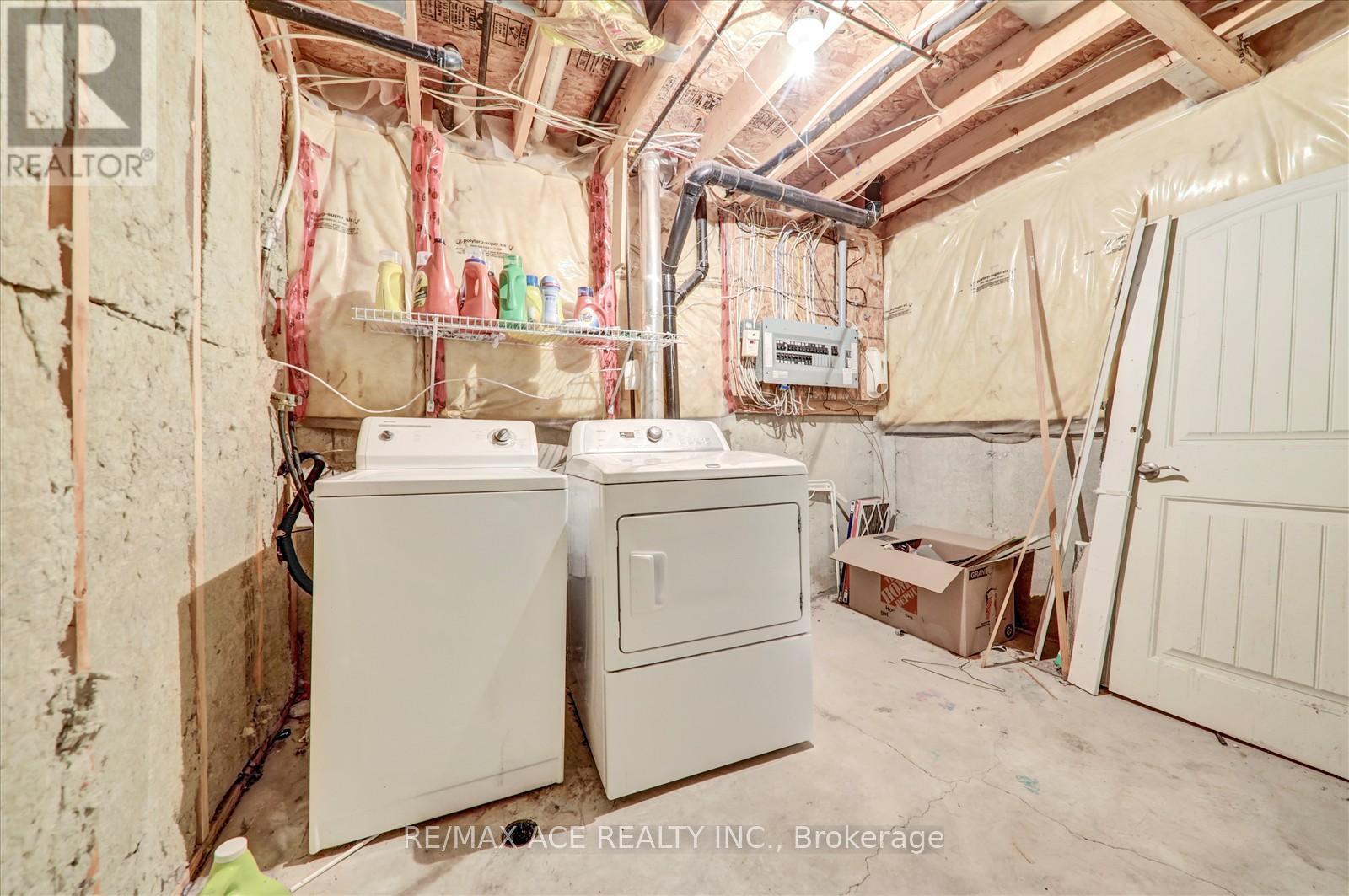 303 Spillsbury Drive, Peterborough West (South), Ontario  K9K 2S1 - Photo 39 - X12289846