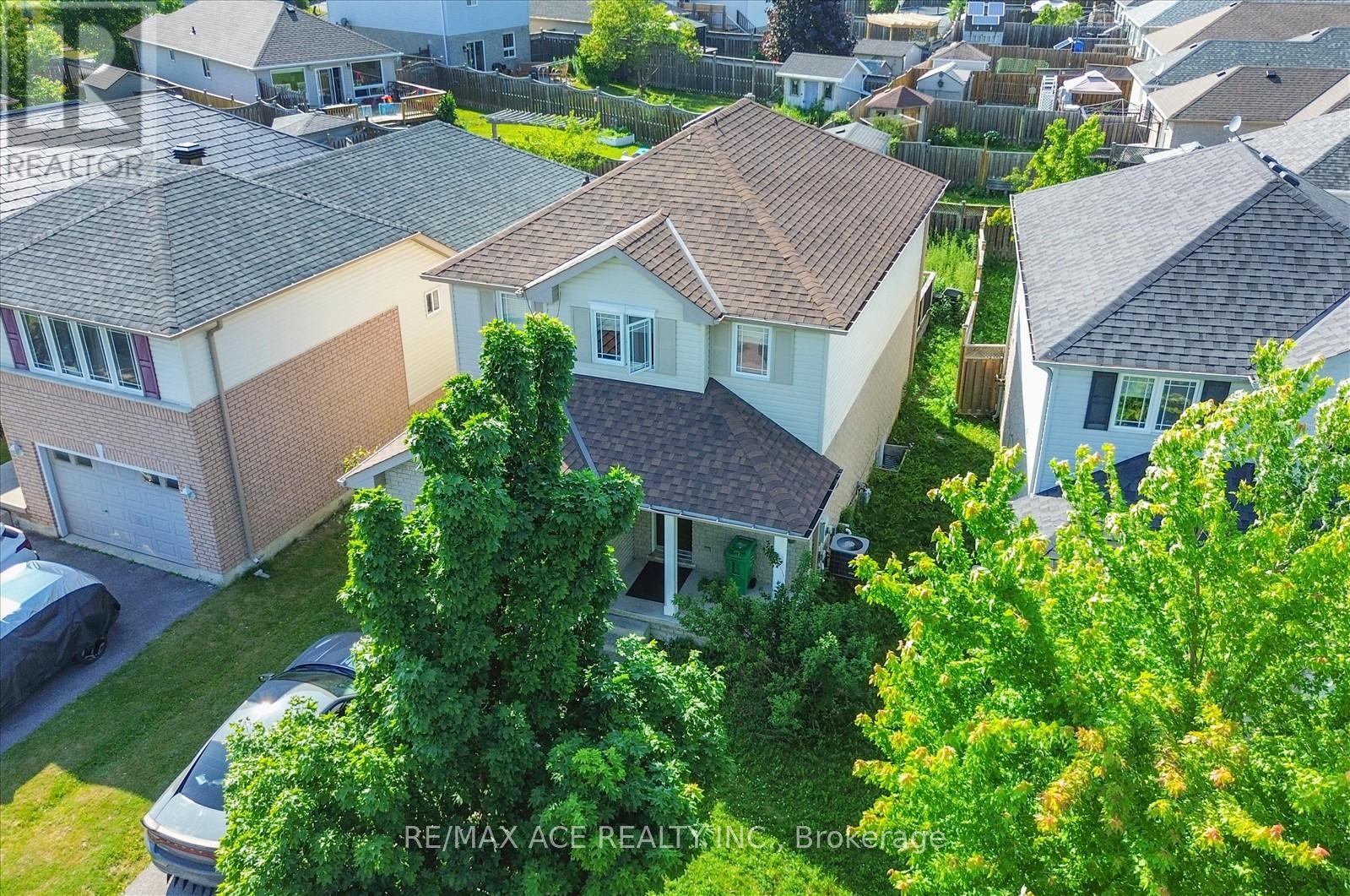 303 Spillsbury Drive, Peterborough West (South), Ontario  K9K 2S1 - Photo 4 - X12289846