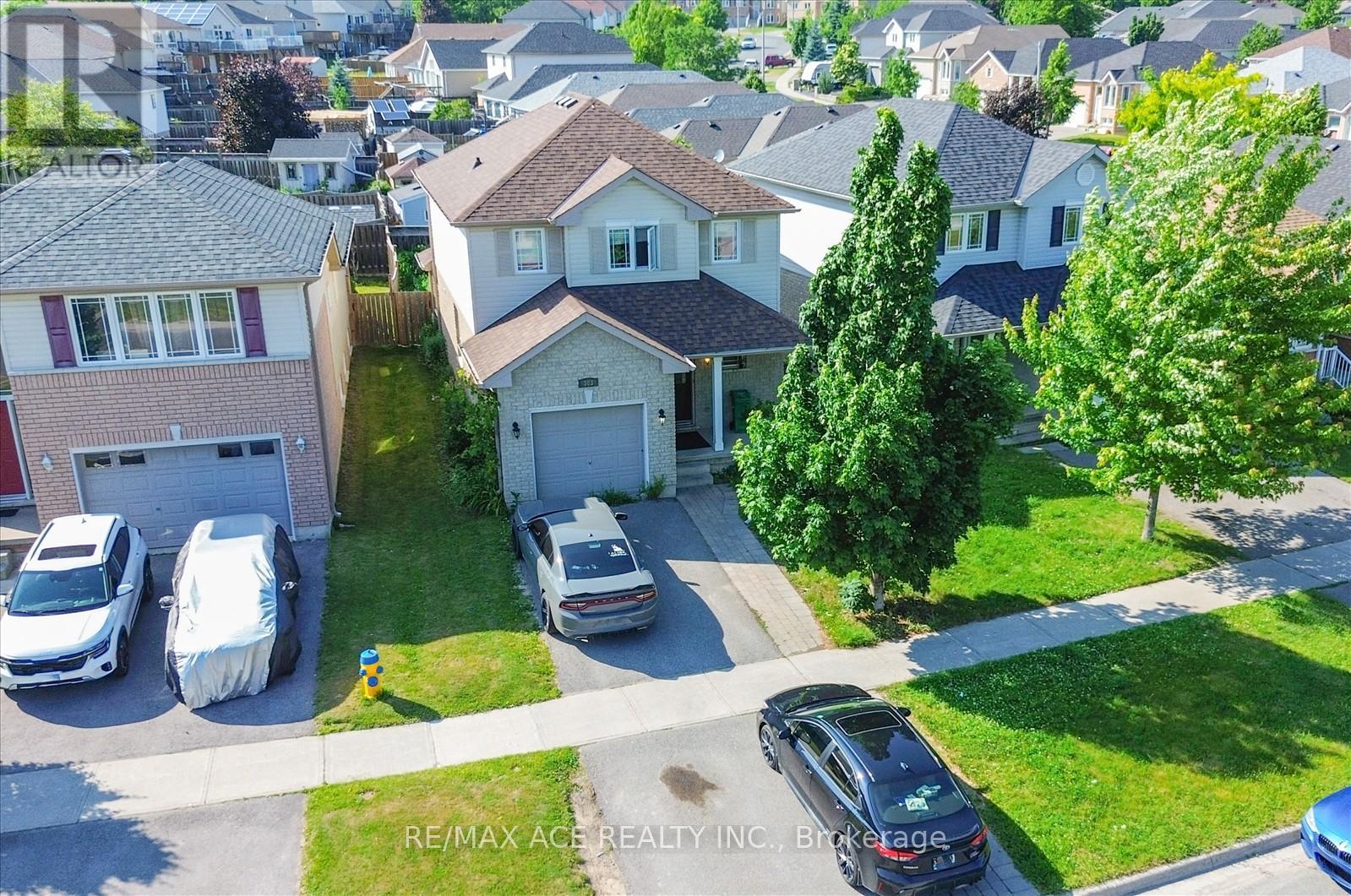 303 Spillsbury Drive, Peterborough West (South), Ontario  K9K 2S1 - Photo 7 - X12289846