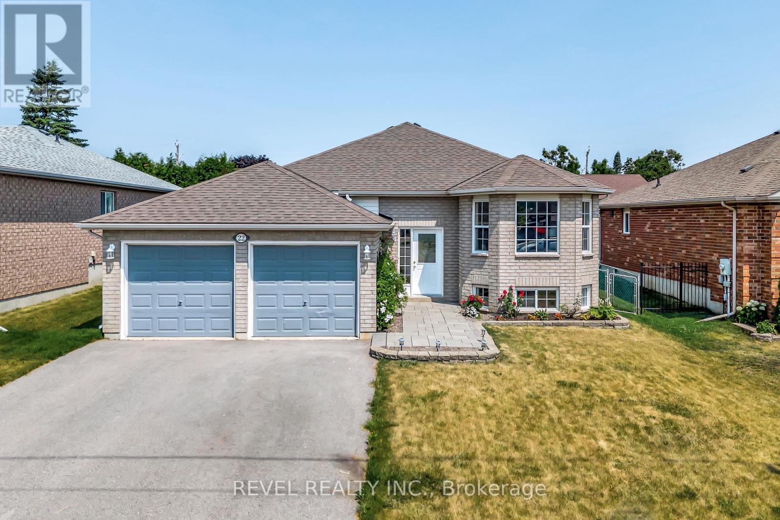 22 Mcgibbon Boulevard, Kawartha Lakes (Lindsay), Ontario  K9V 6G4 - Photo 1 - X12289979