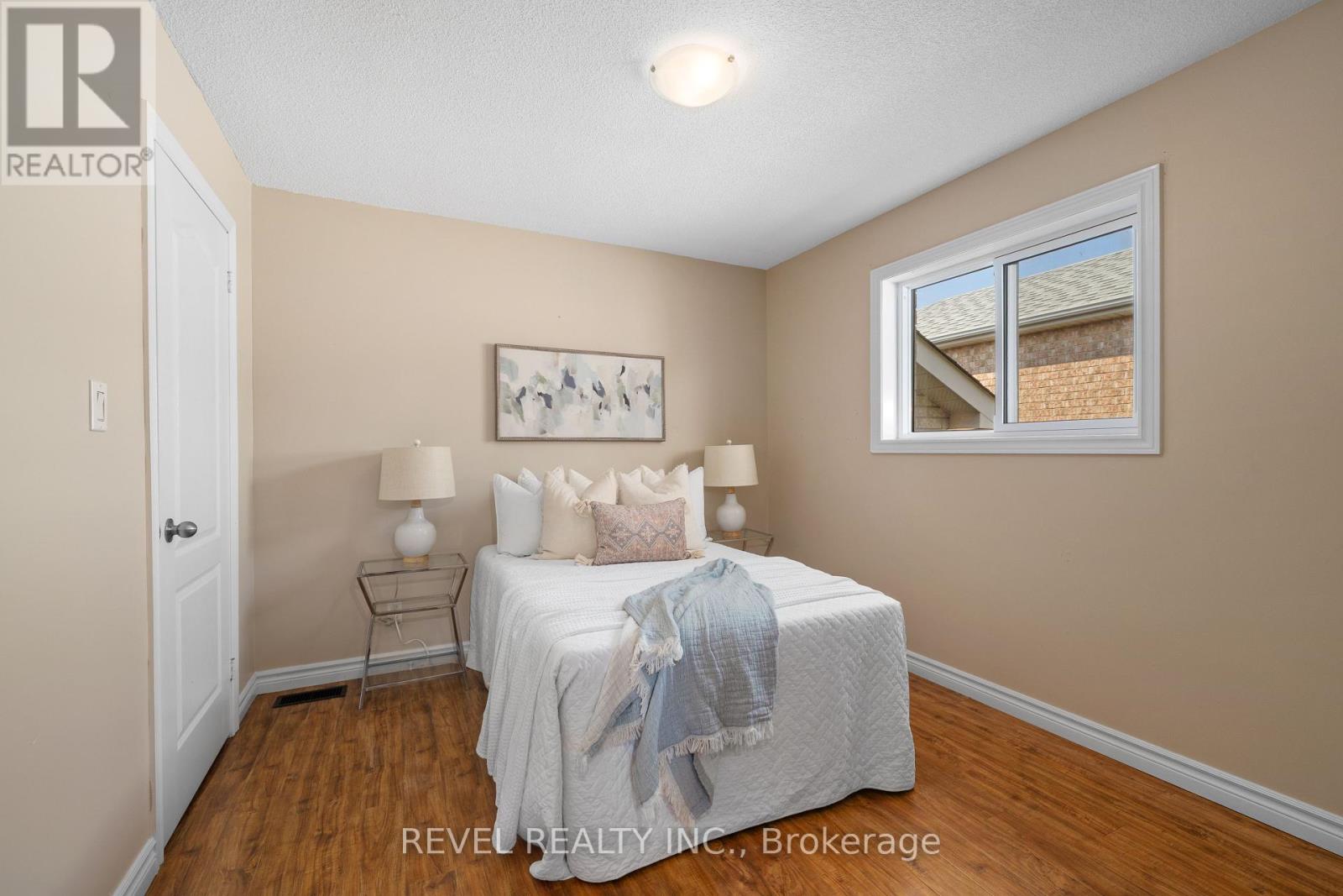 22 Mcgibbon Boulevard, Kawartha Lakes (Lindsay), Ontario  K9V 6G4 - Photo 25 - X12289979