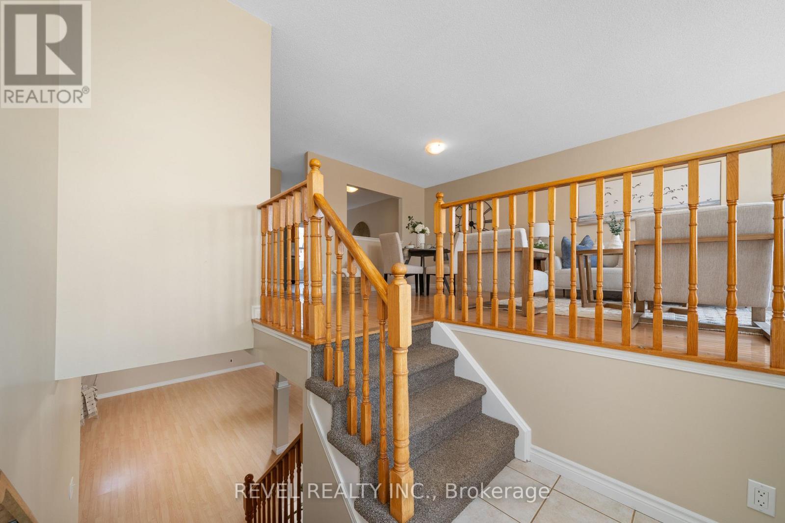 22 Mcgibbon Boulevard, Kawartha Lakes (Lindsay), Ontario  K9V 6G4 - Photo 6 - X12289979
