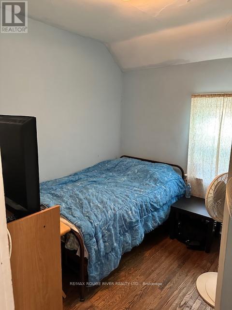 228 London Street, Peterborough Central (North), Ontario  K9H 2Y9 - Photo 5 - X12290499