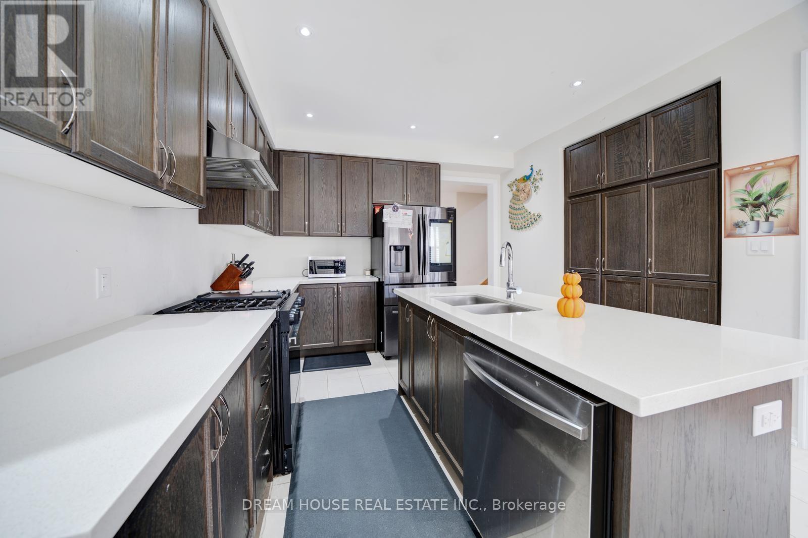 7 Northrop Avenue, Clarington (Newcastle), Ontario  L1B 0W6 - Photo 8 - E12290904