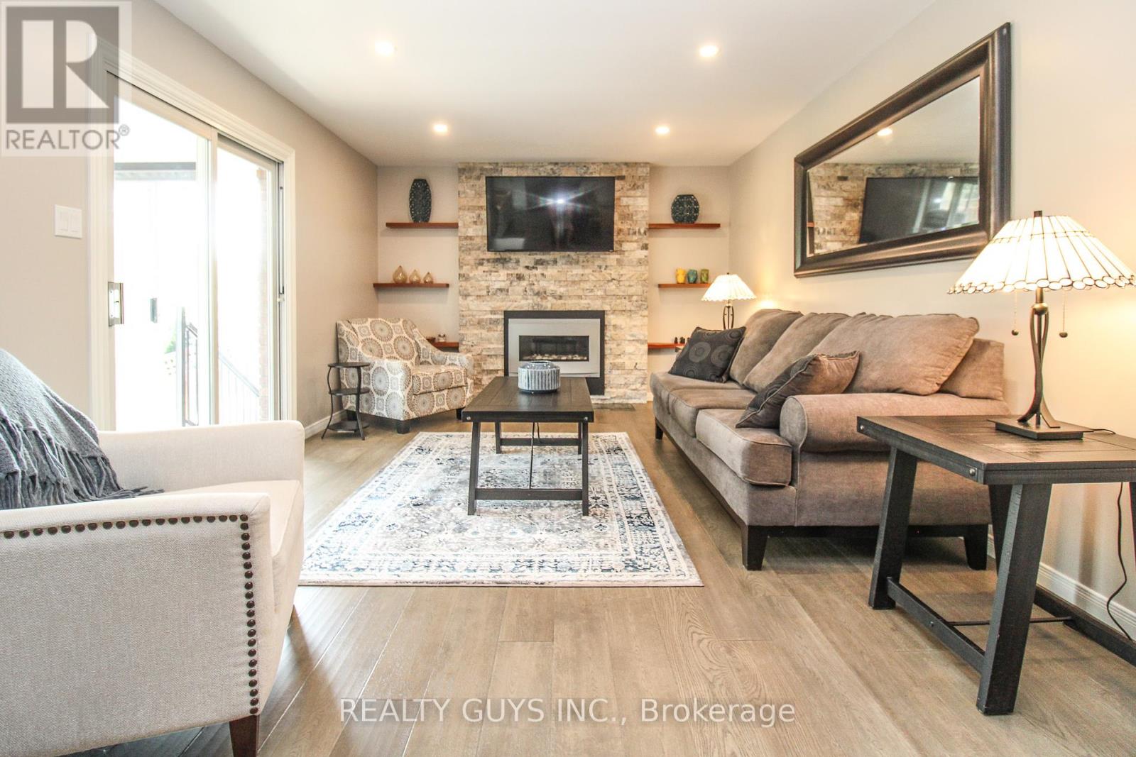 2515 Farmcrest Avenue, Peterborough East (South), Ontario  K9L 1R8 - Photo 22 - X12291175